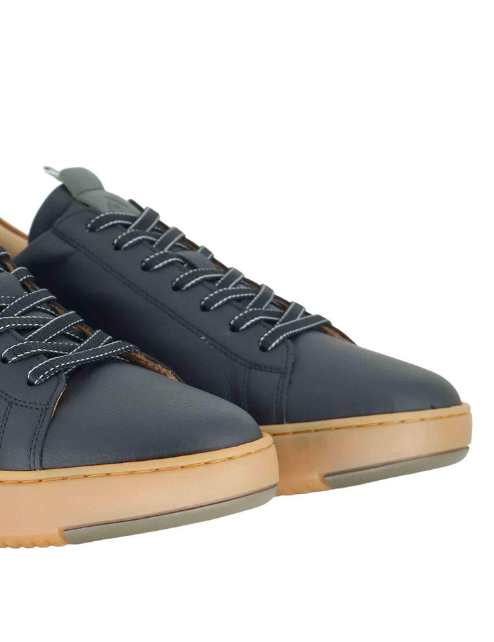 Sneakers uomo in pelle nera con suola ambra 13672 6584AM Ambitious 