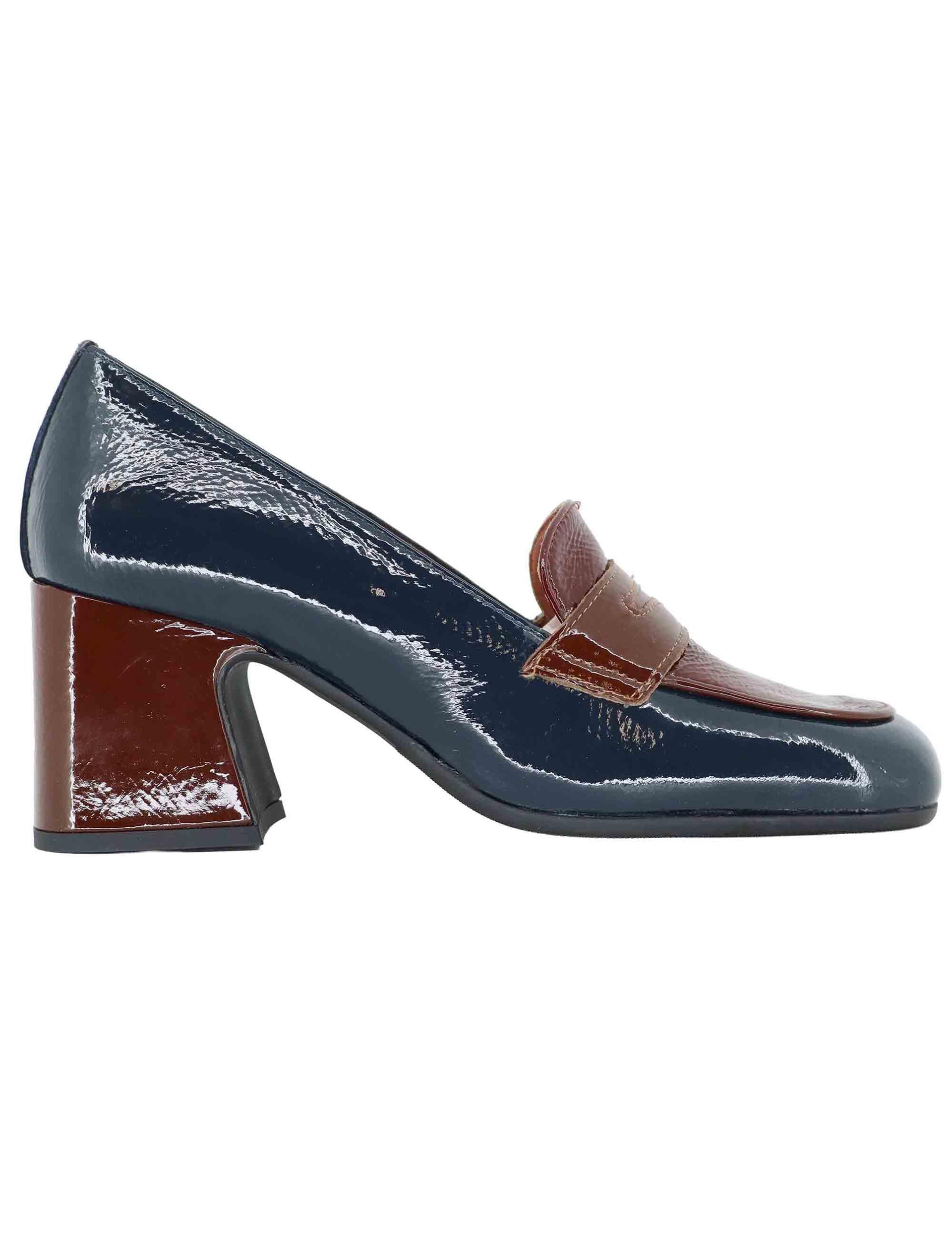 Mocassini donna in vernice blu e bordeaux con tacco medio 5102Z 016 Les Venues 
