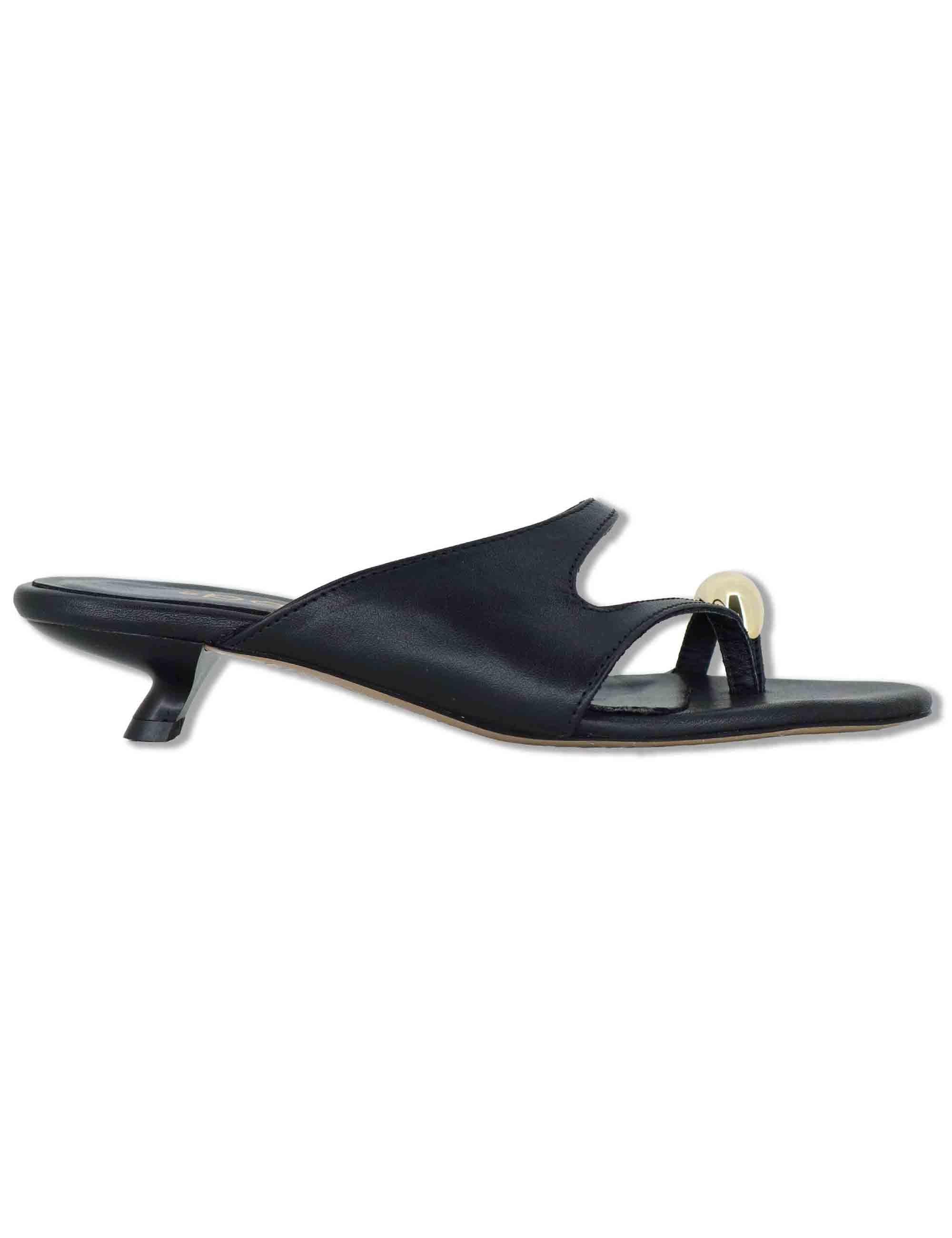 Sandali donna infradito in pelle nero con anello oro e tacco basso SP261650 001 Spatarella 