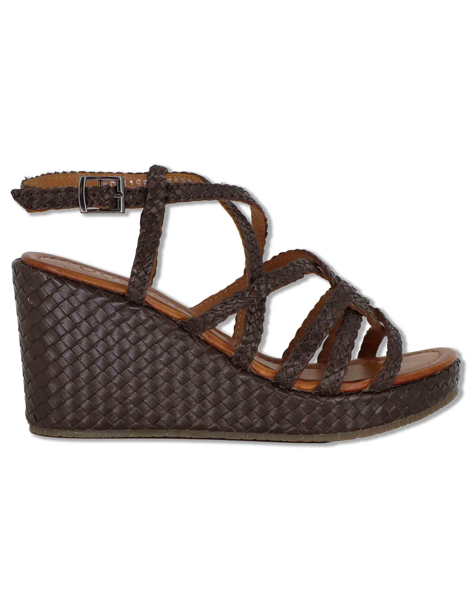 Sandali donna in pelle intrecciata marrone con zeppa alta WD319R29 500011 Vueva 