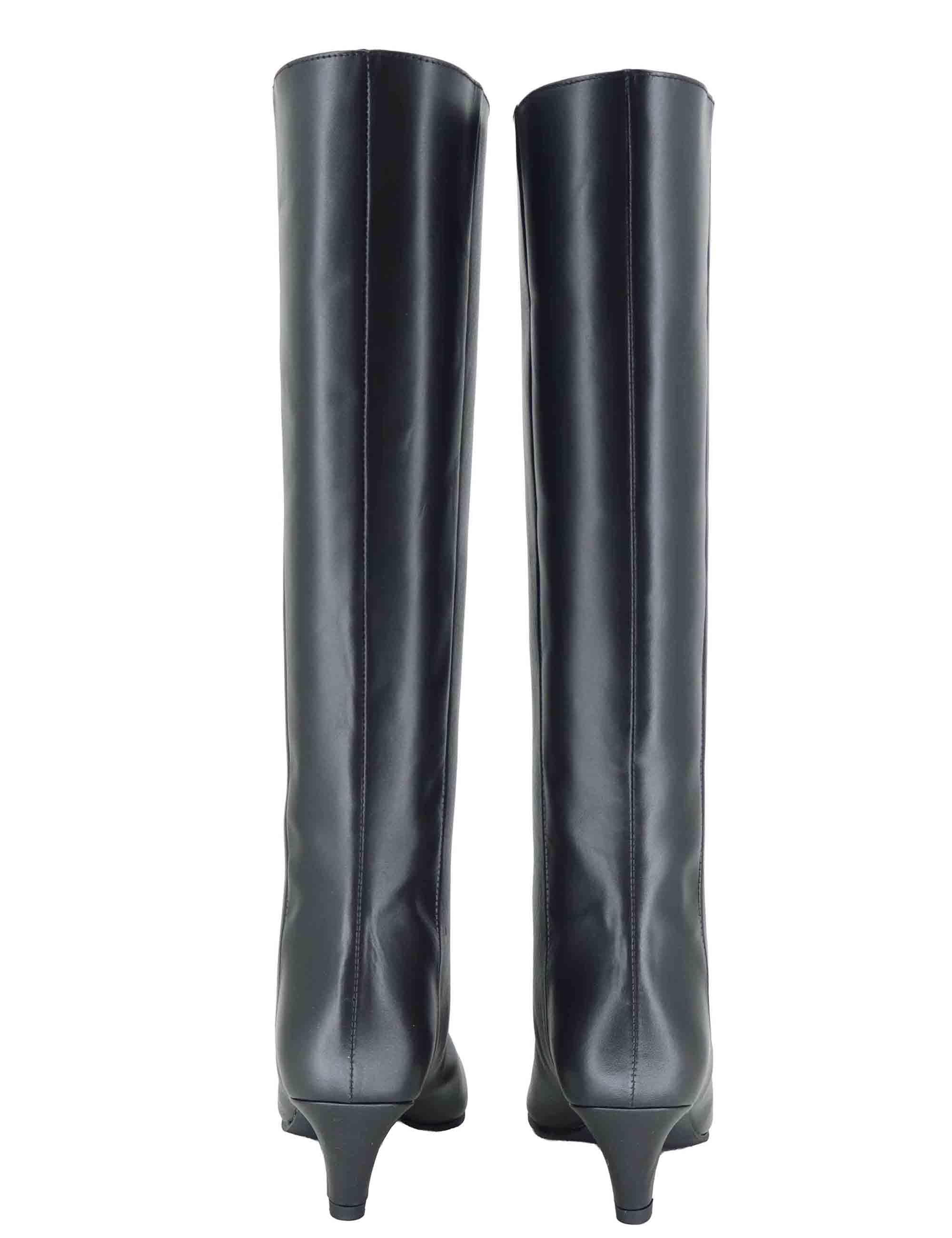 Stivali donna in pelle nera con tacco basso e punta moderna R2916 001 Bianca Di 