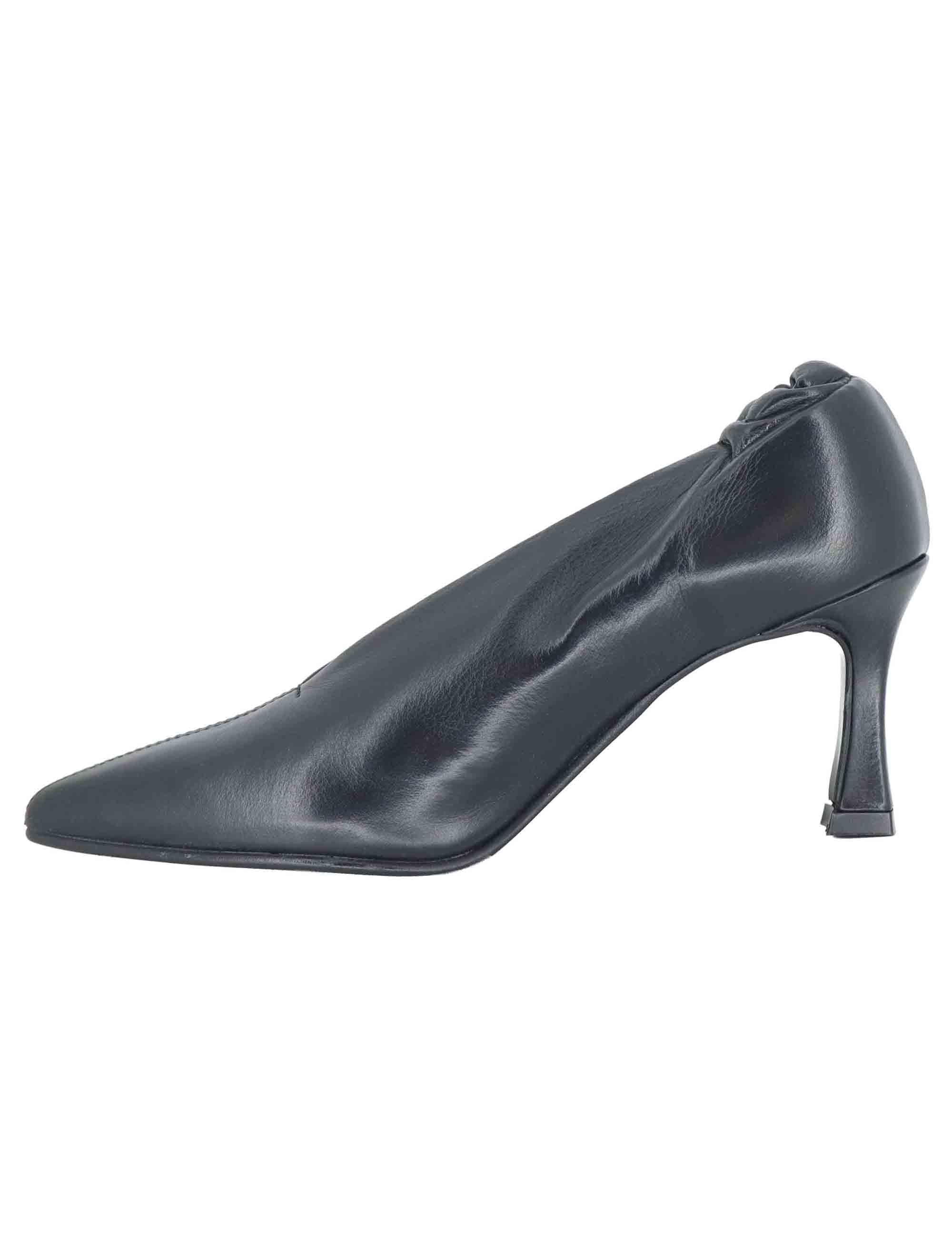 Decollete donna in pelle nera con tacco alto ed elastico posteriore A100 001 Tattoo 