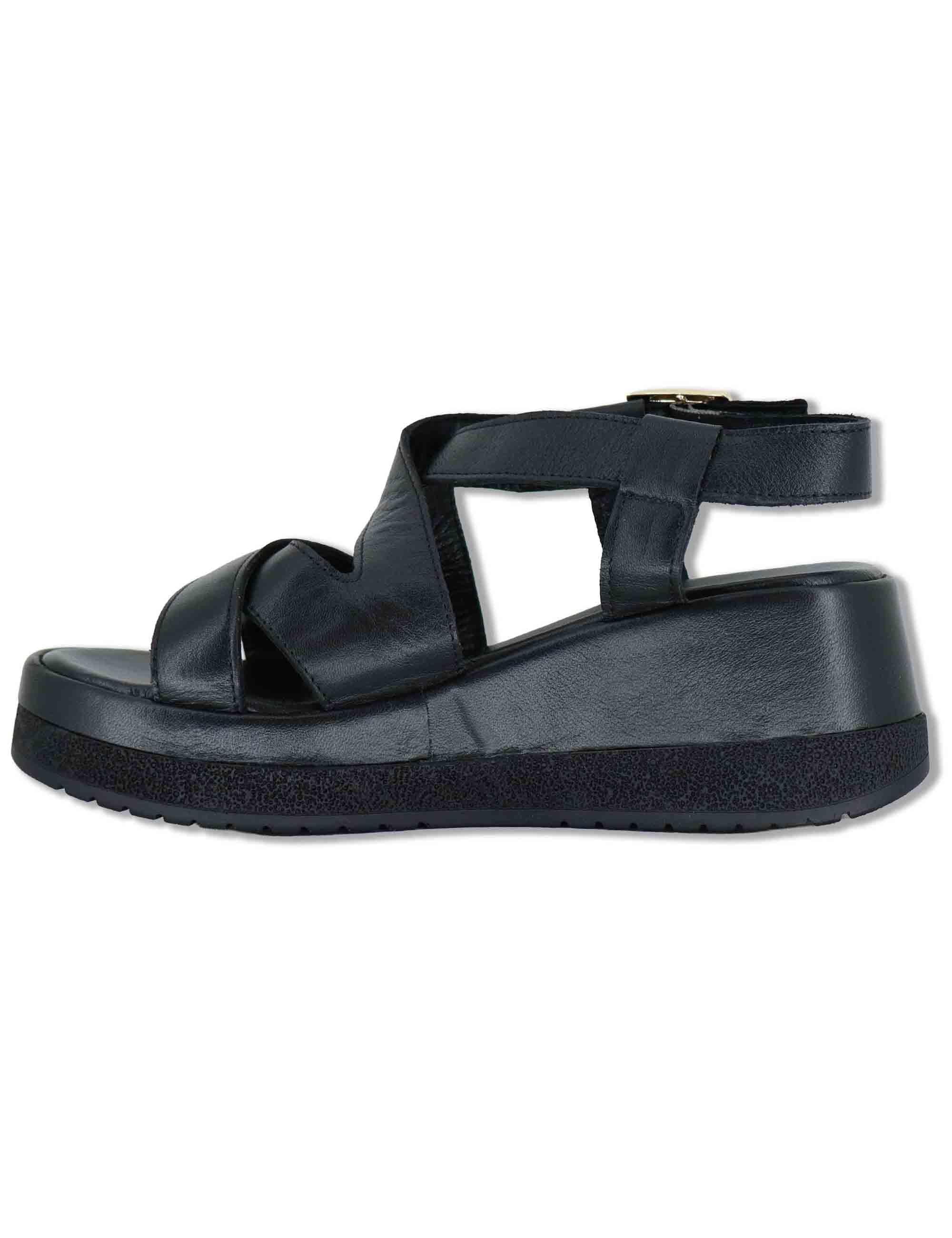 Sandali donna slingback in pelle nera con zeppa e cinturino regolabile SP261354 001 Spatarella 