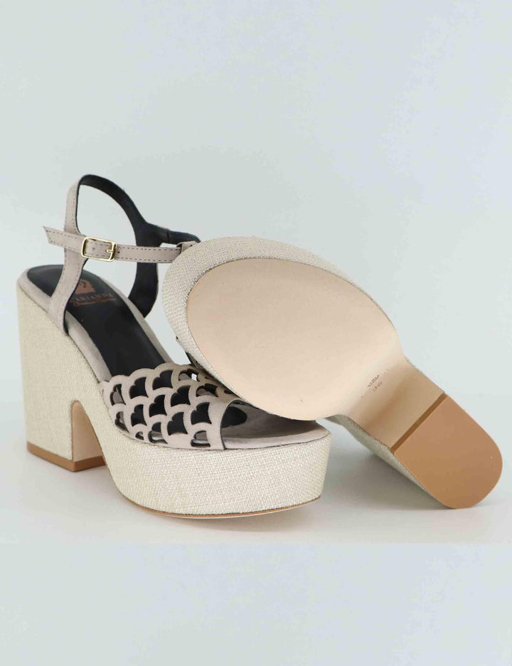 Sandali donna in camoscio taupe con zeppa alta DS2544 032 L'Arianna 