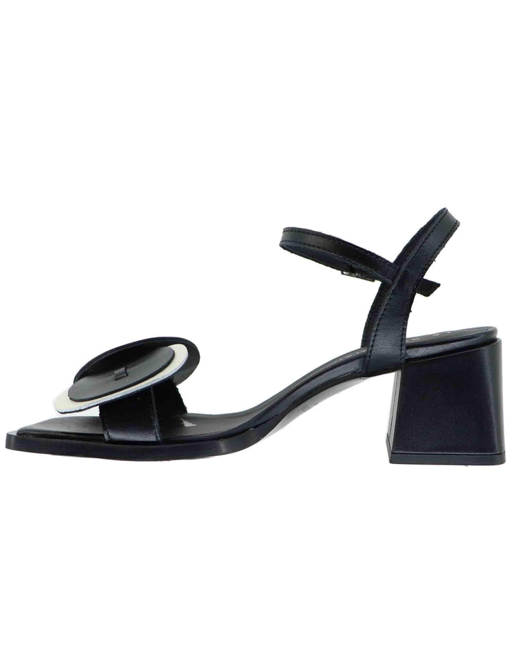 Sandali donna in pelle nera con accessorio T5007 1 Le Bohemien 