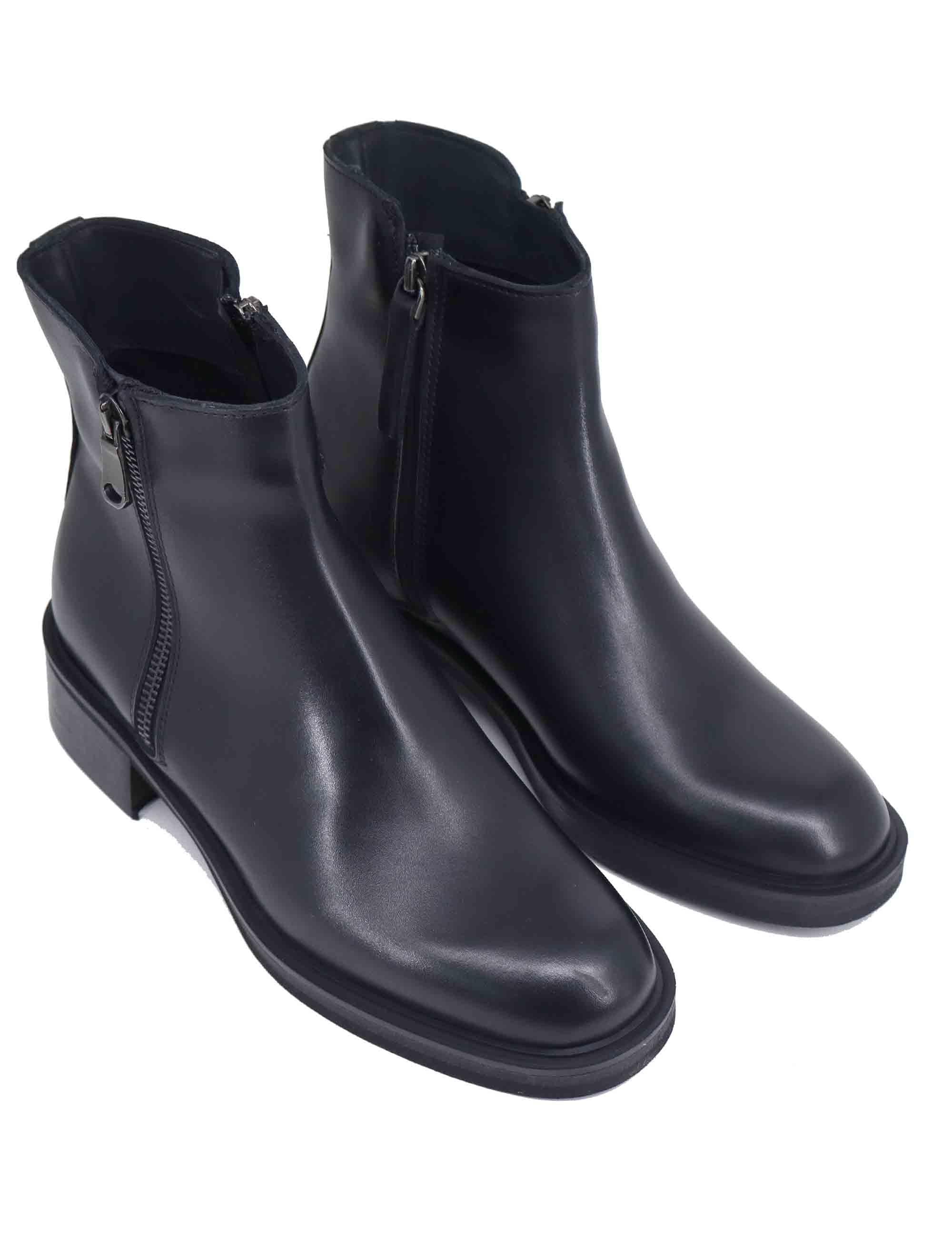 Stivaletti donna in pelle nera con tacco basso SPTRPR5039 001 Spatarella 