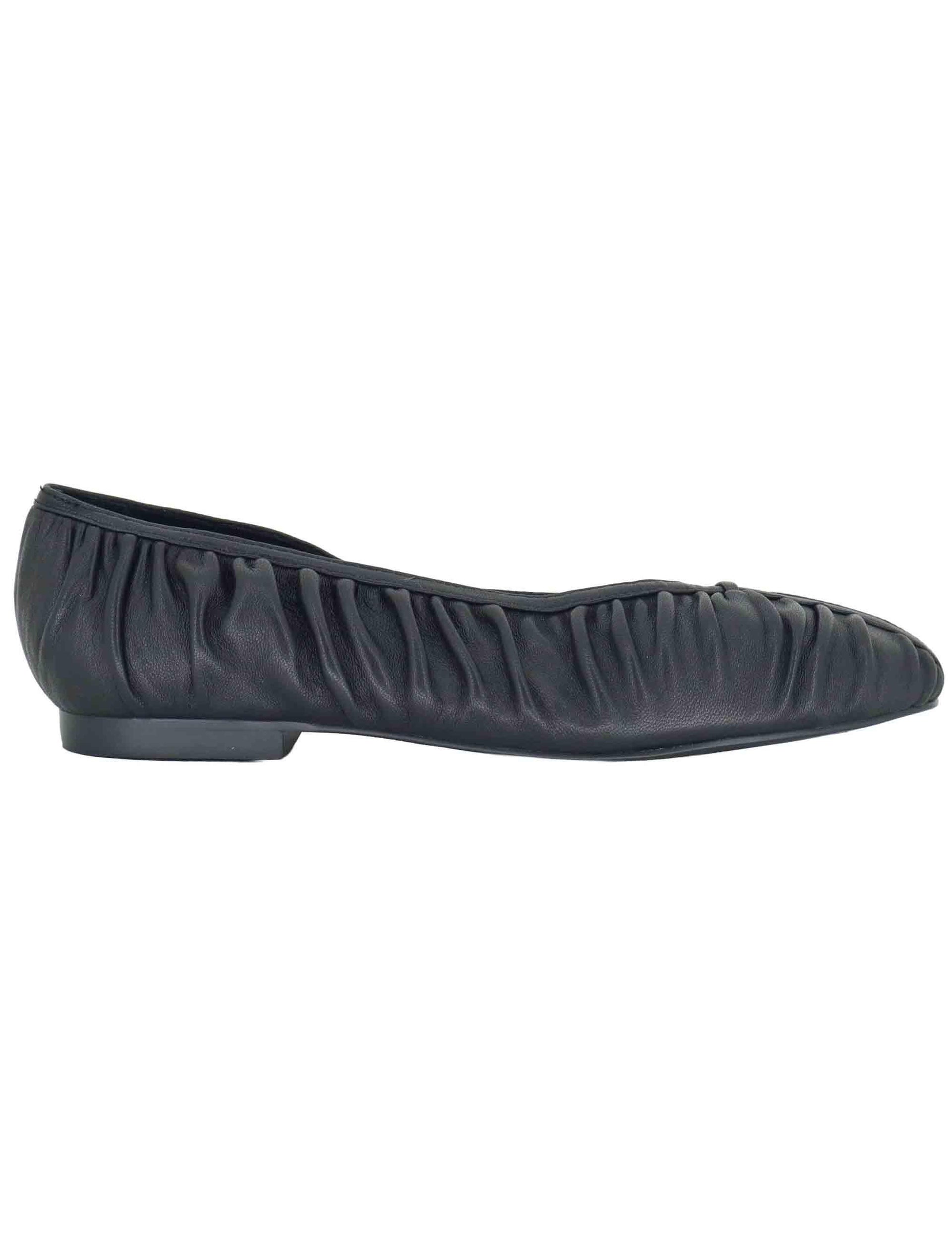 Ballerine donna in pelle nera plissè con tacco basso e punta tonda 595Z10VK 03 Bibi Lou 