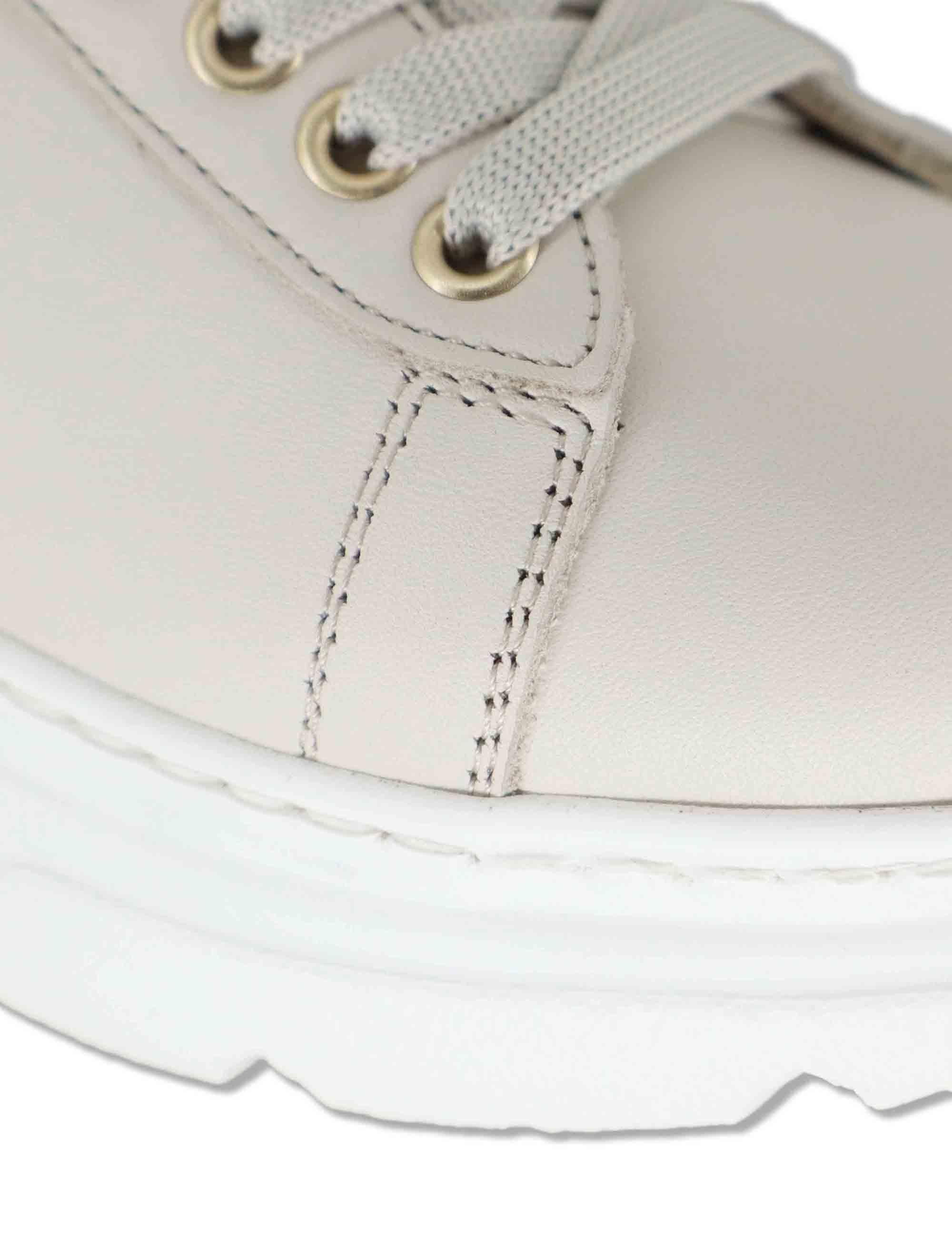 Sneakers donna in pelle off white con suola running alta in gomma SP60170 300 Spatarella 