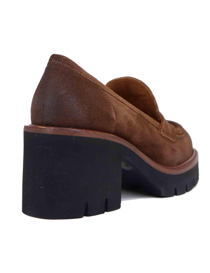 Mocassini donna in camoscio cuoio con suola alta in gomma SP8701 014 Spatarella 