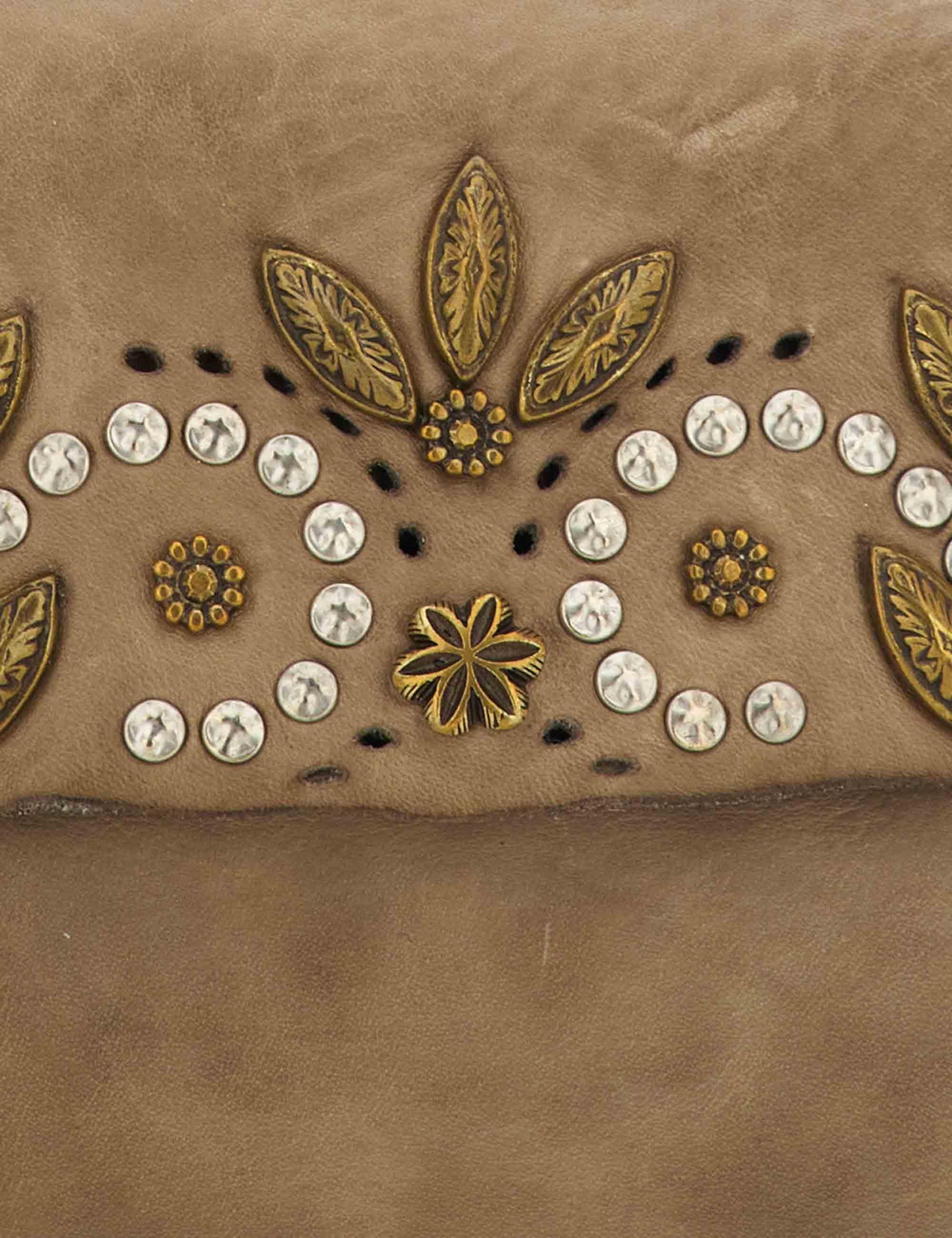 Borse donna Era in pelle beige con borchie e forature laser C044100ND X3014 C0539 Campomaggi 