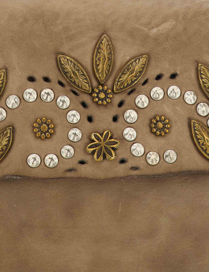 Borse donna Era in pelle beige con borchie e forature laser C044100ND X3014 C0539 Campomaggi 