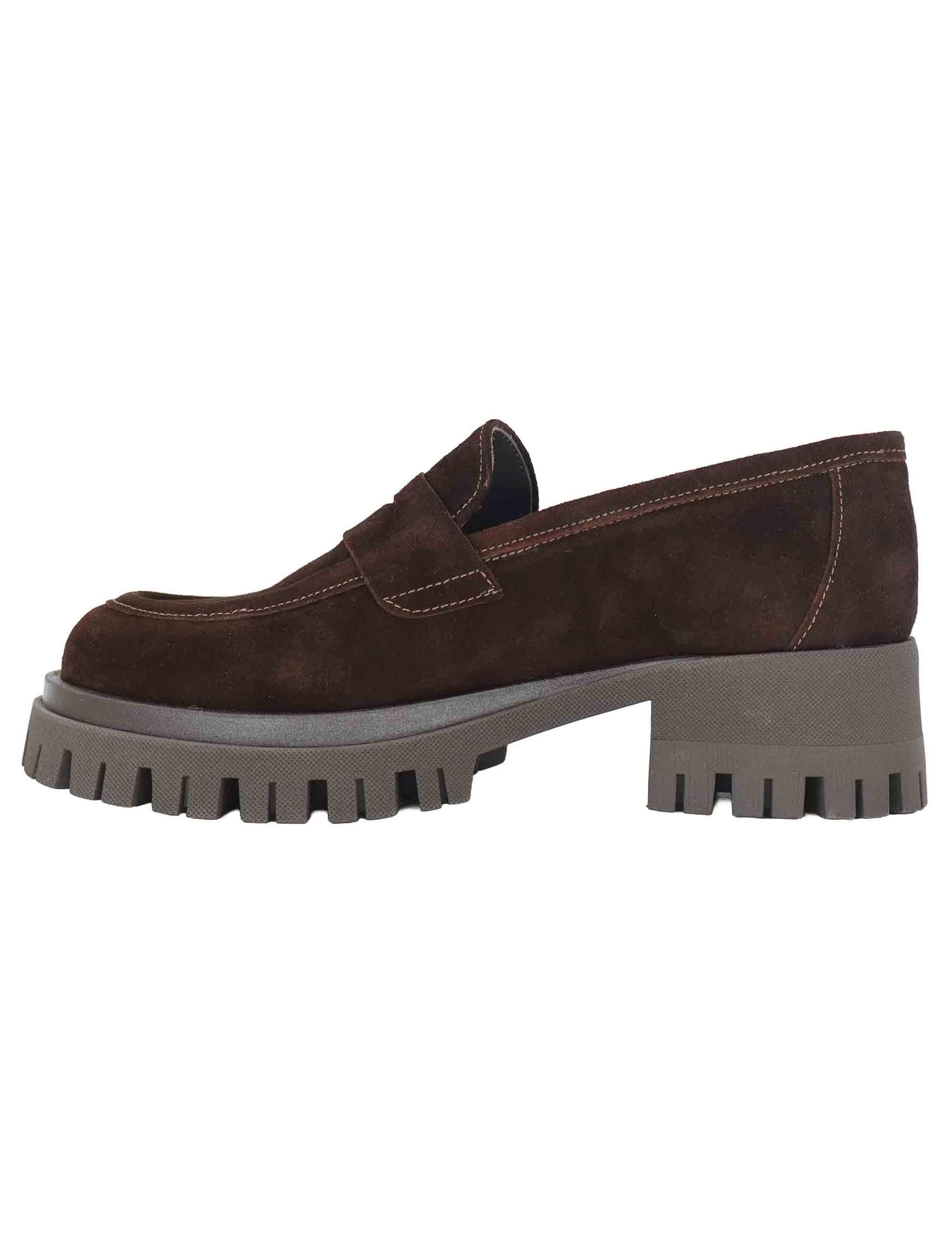 Mocassini donna in camoscio marrone con suola in gomma carrarmato SP1205 014 Spatarella 