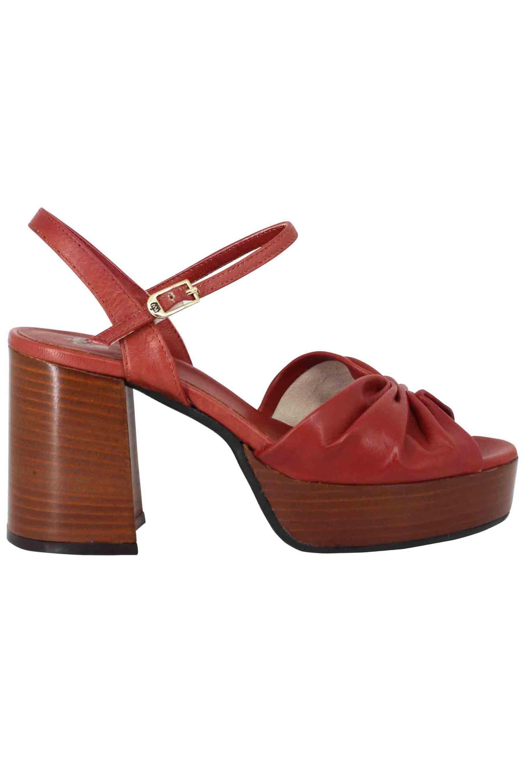 Sandali donna in pelle mattone con tacco e plateau in cuoio DS1648 034 L'Arianna 