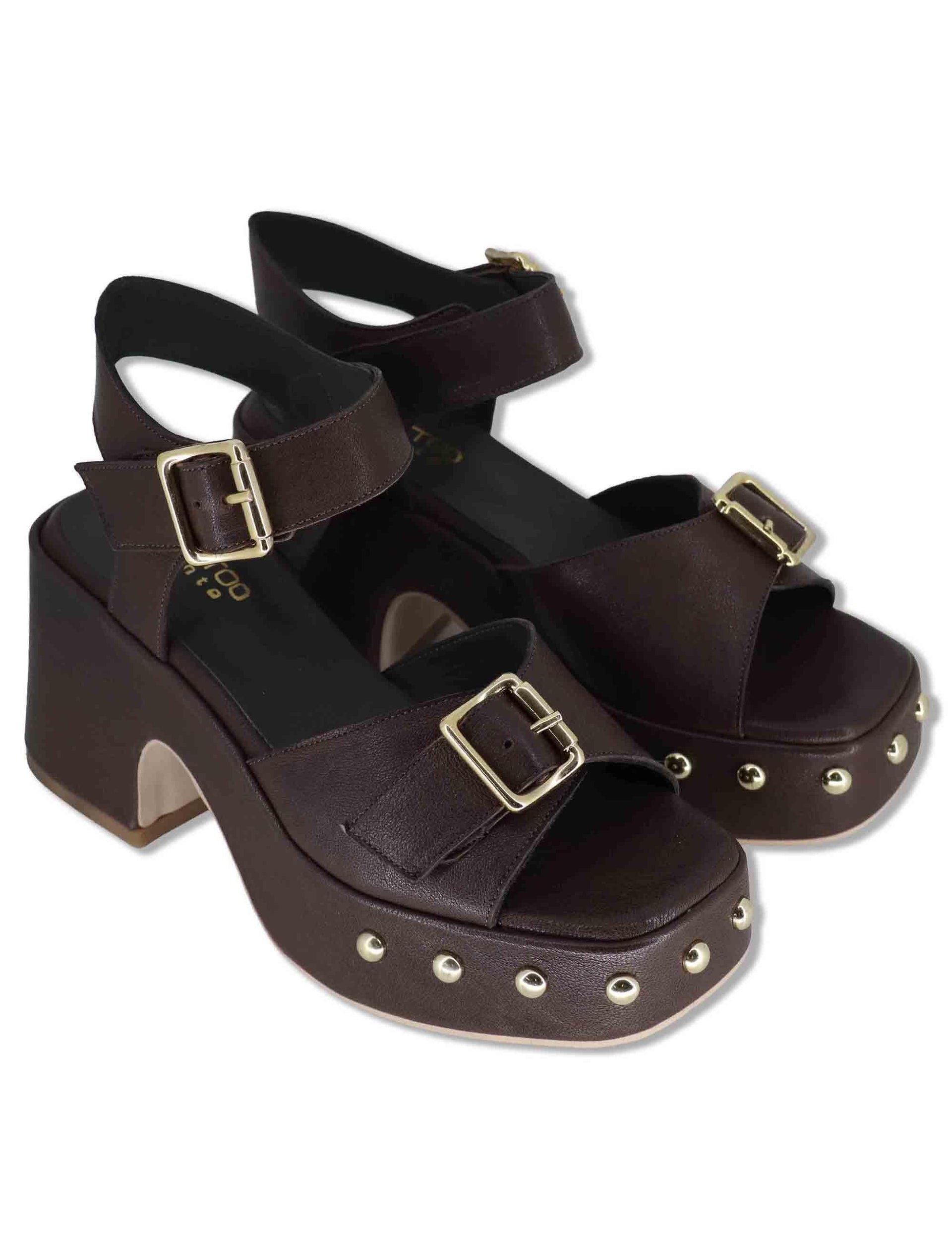 Sandali donna in pelle marrone con cinturino e zeppa alta con borchie e fibbie HILTON24100 014 Tattoo 