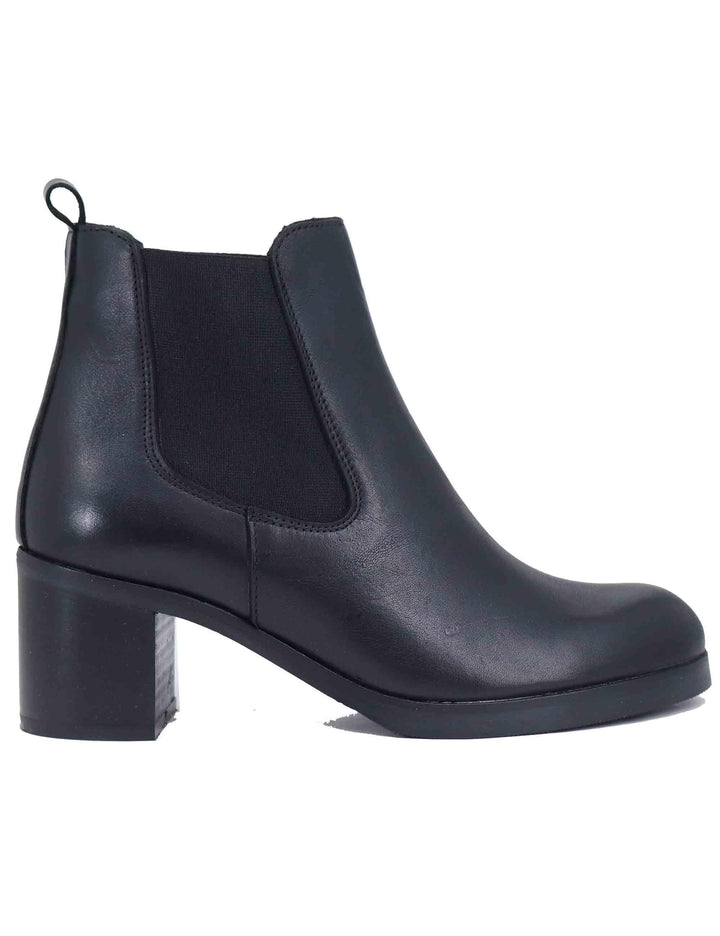 Chelsea boot donna in pelle nera con tacco medio SPTR3006 001 Spatarella 