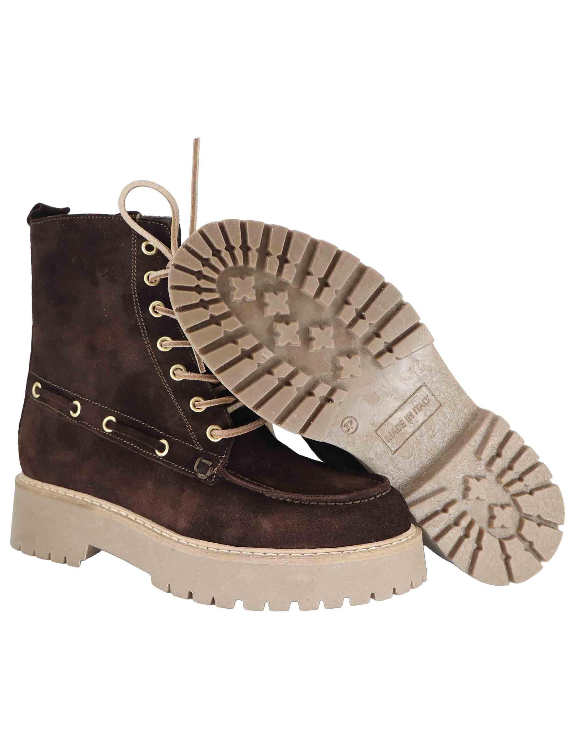Stivaletti donna realizzati in crosta marrone con suola carrarmato SP17 014 Spatarella 
