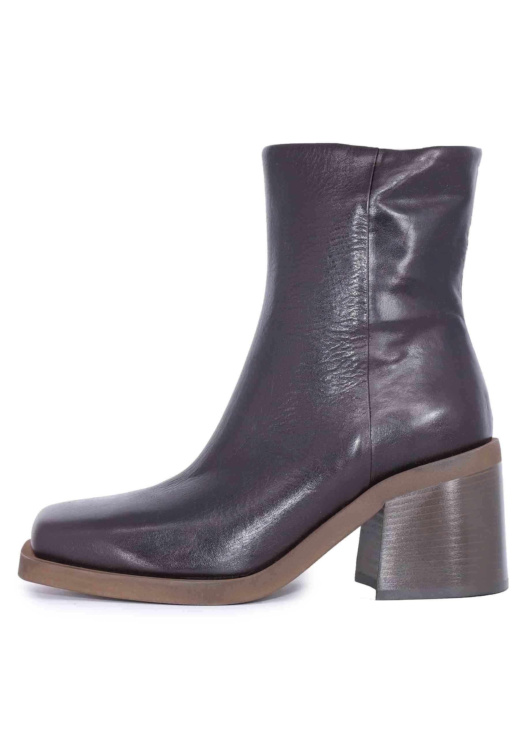 Stivaletti donna in pelle lucida marrone con punta quadra P9183 8 Laura Bellariva 