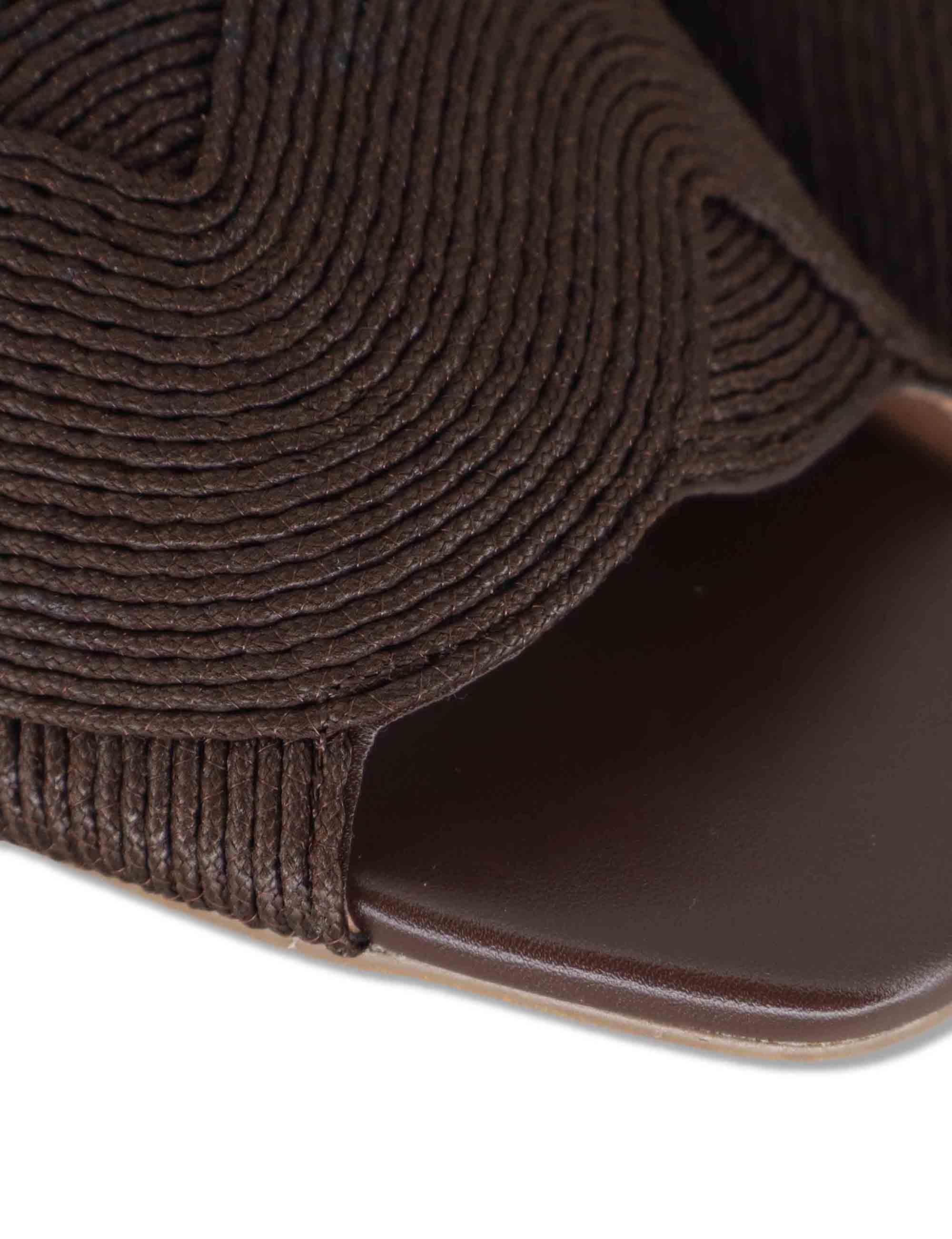 Sandali donna scalzati in pelle e tessuto intrecciato marrone tacco basso 879Z94HG 90-MARRON Bibi Lou 