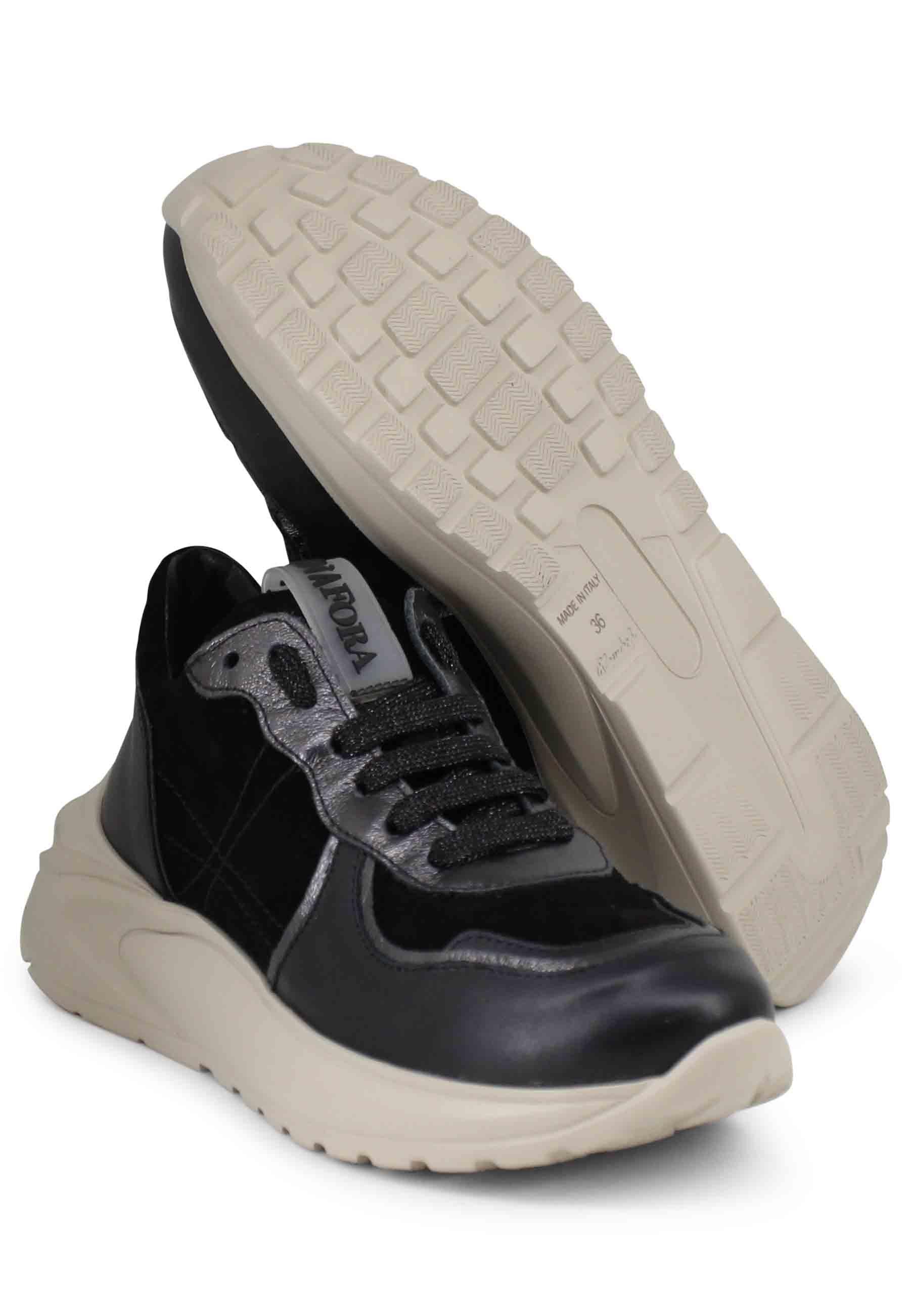 Sneakers donna in pelle nera con suola in gomma SPIKE 001 Andia Fora 