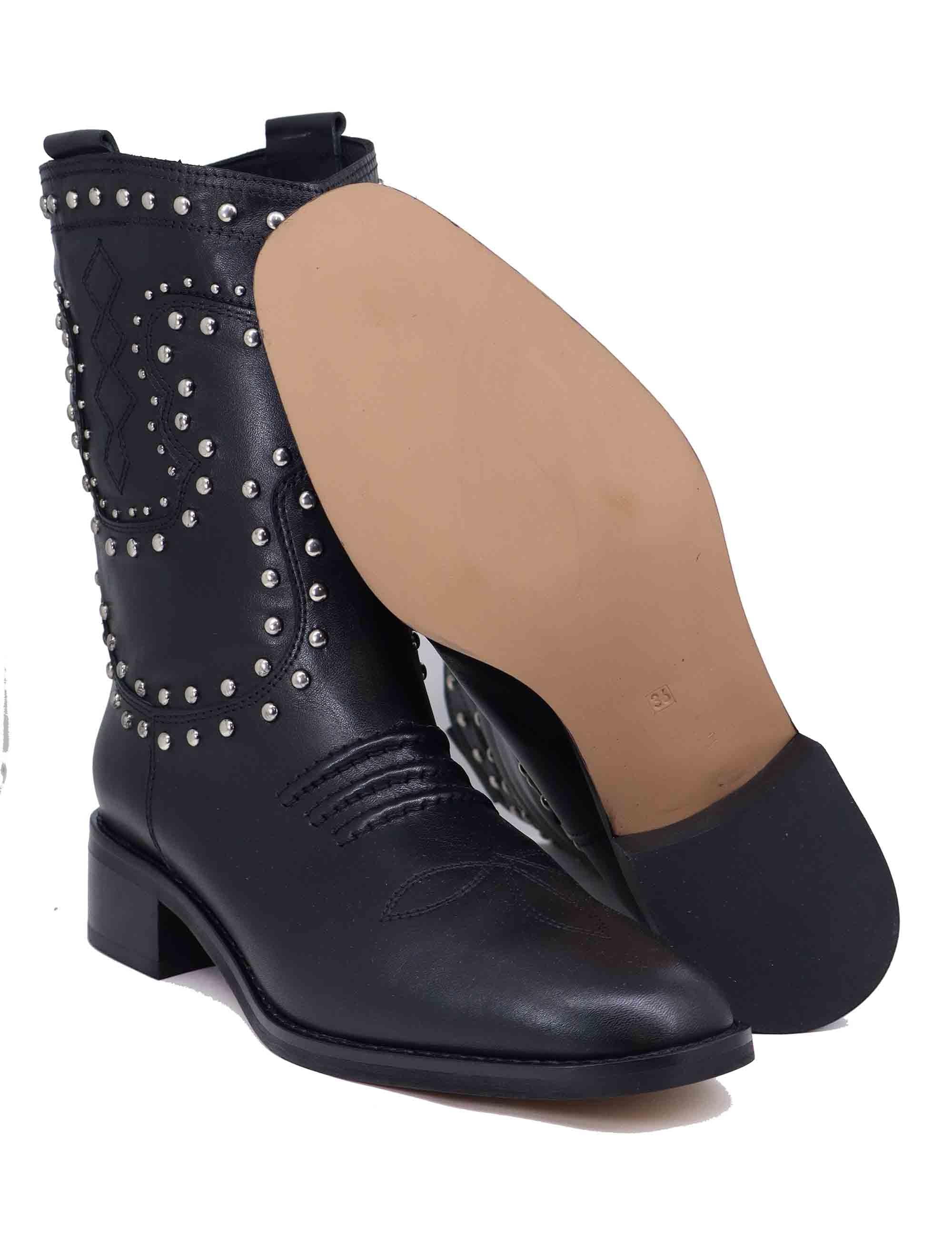 Texani donna Briawa in pelle nera con borchie 822T10AA 03 Bibi Lou 