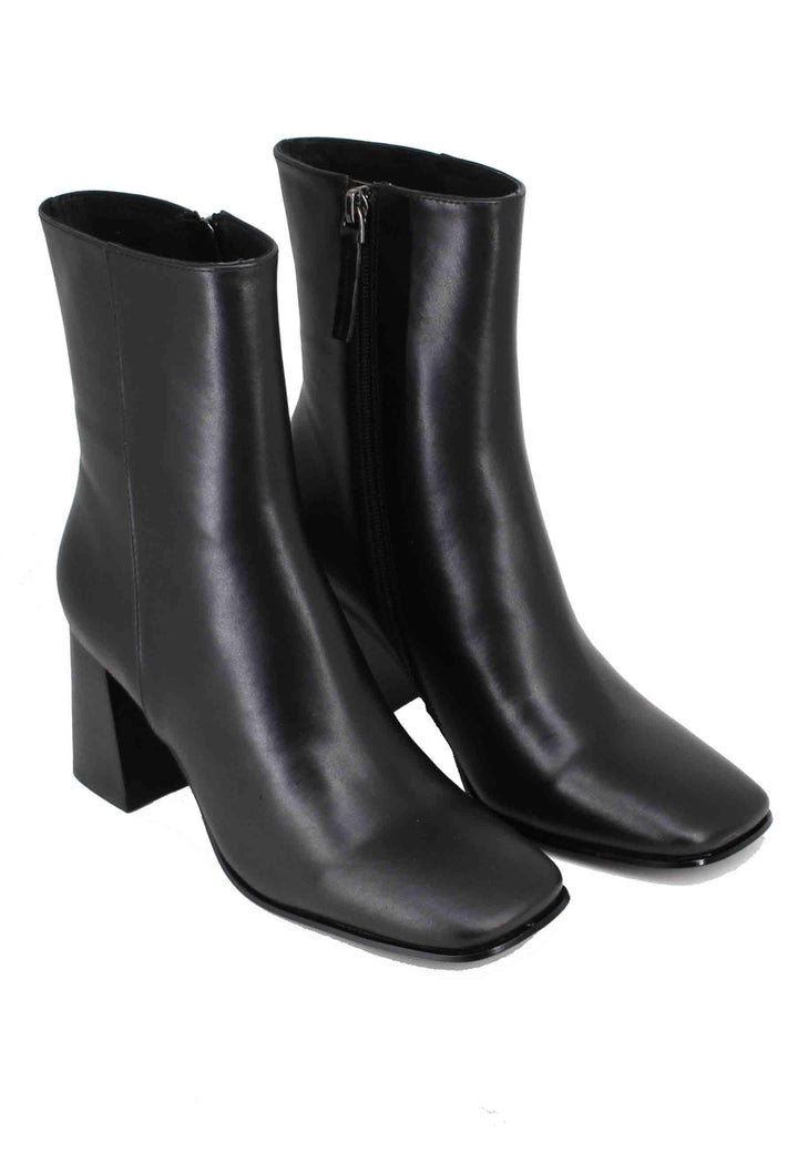 Stivaletti donna in pelle nera con tacco alto e punta quadra 556T10VK 001 Bibi Lou 