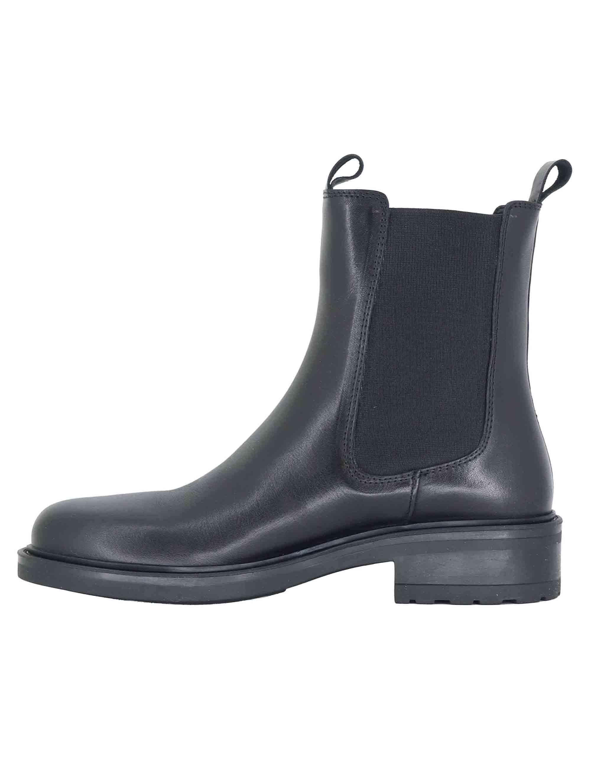 Stivaletti donna in pelle nera con elastici laterali e tacco basso SP56209 001 Spatarella 