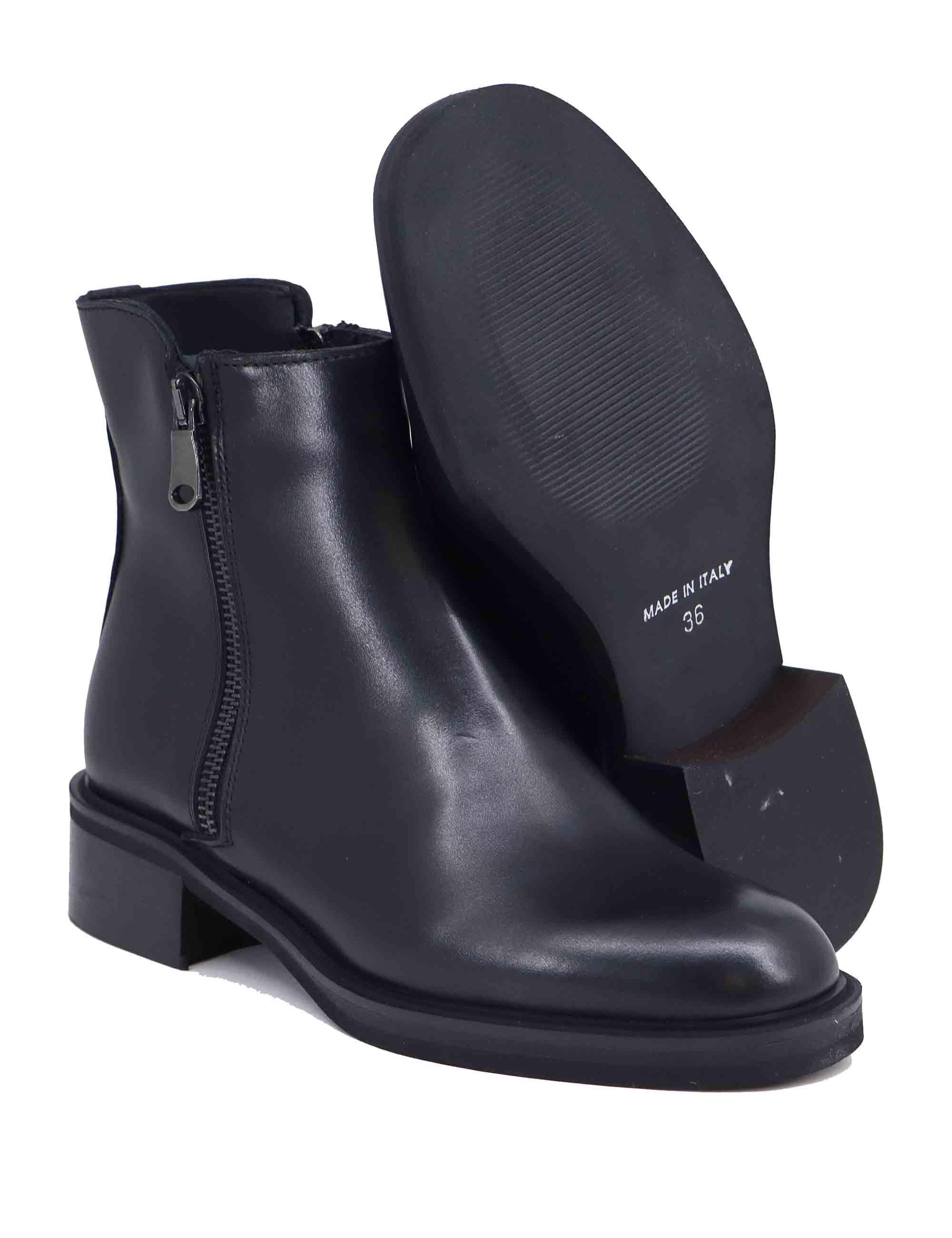 Stivaletti donna in pelle nera con tacco basso SPTRPR5039 001 Spatarella 