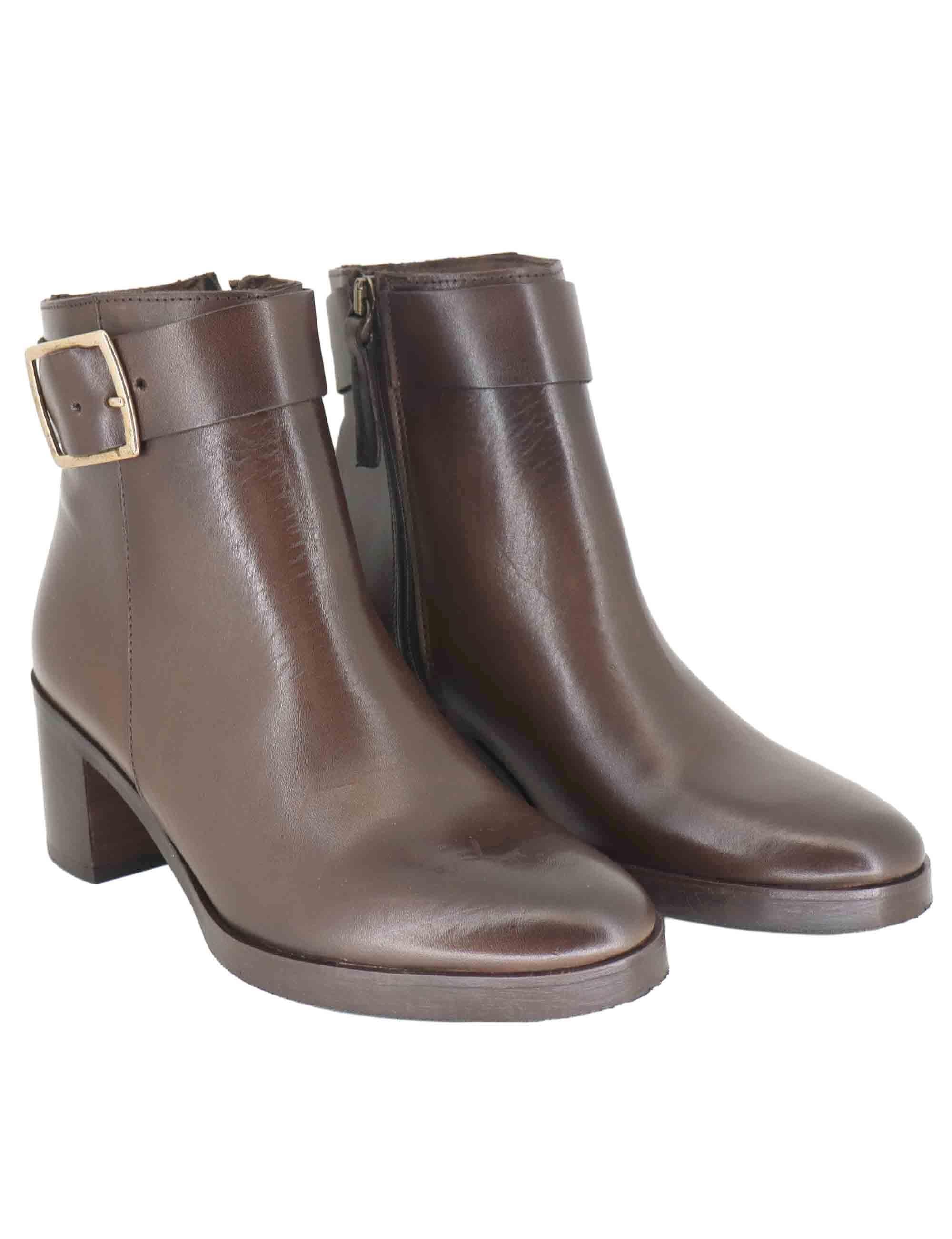 Stivaletti donna in pelle marrone con cinturino e fibbia oro con tacco medio SPTR2002 014 Spatarella 