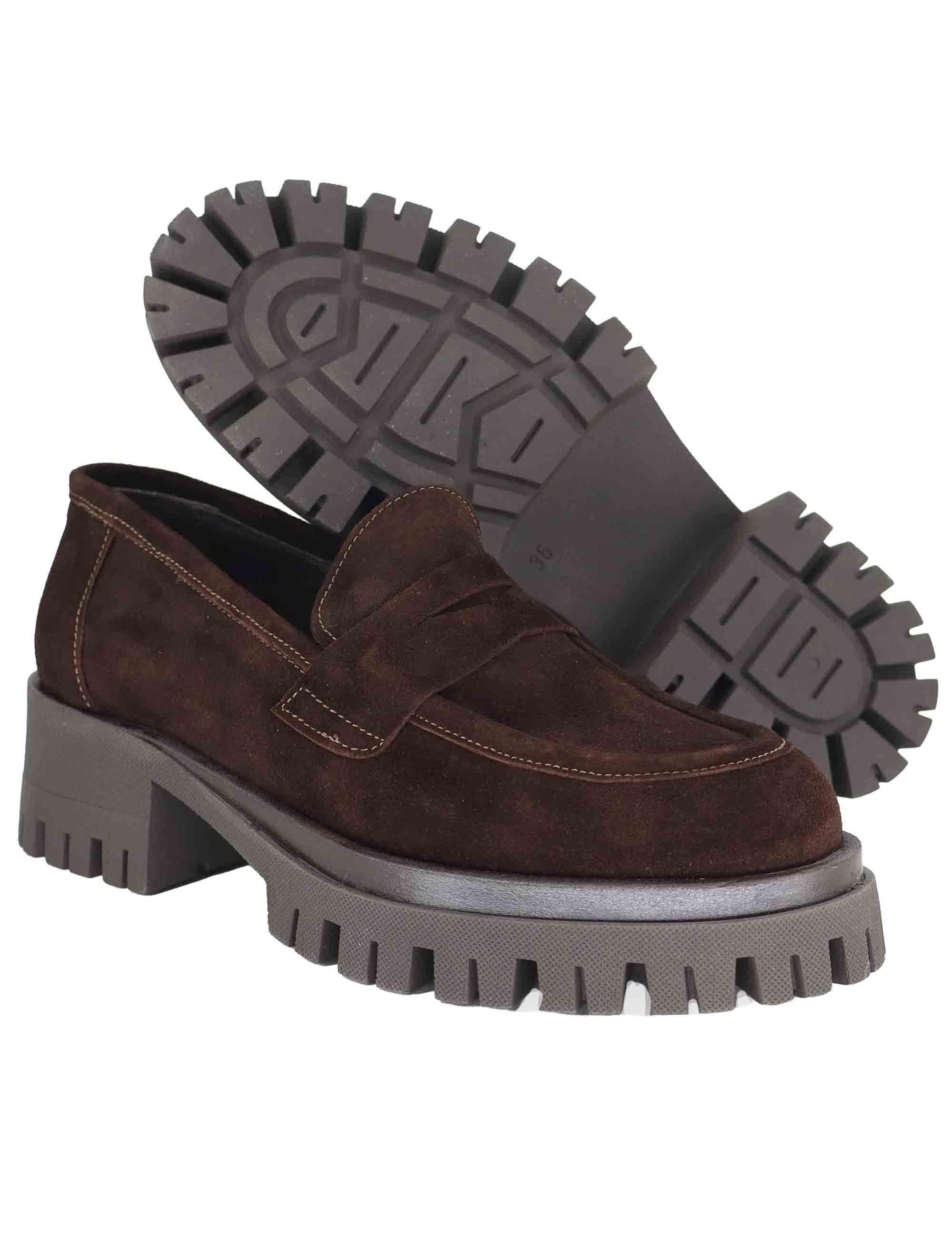 Mocassini donna in camoscio marrone con suola in gomma carrarmato SP1205 014 Spatarella 