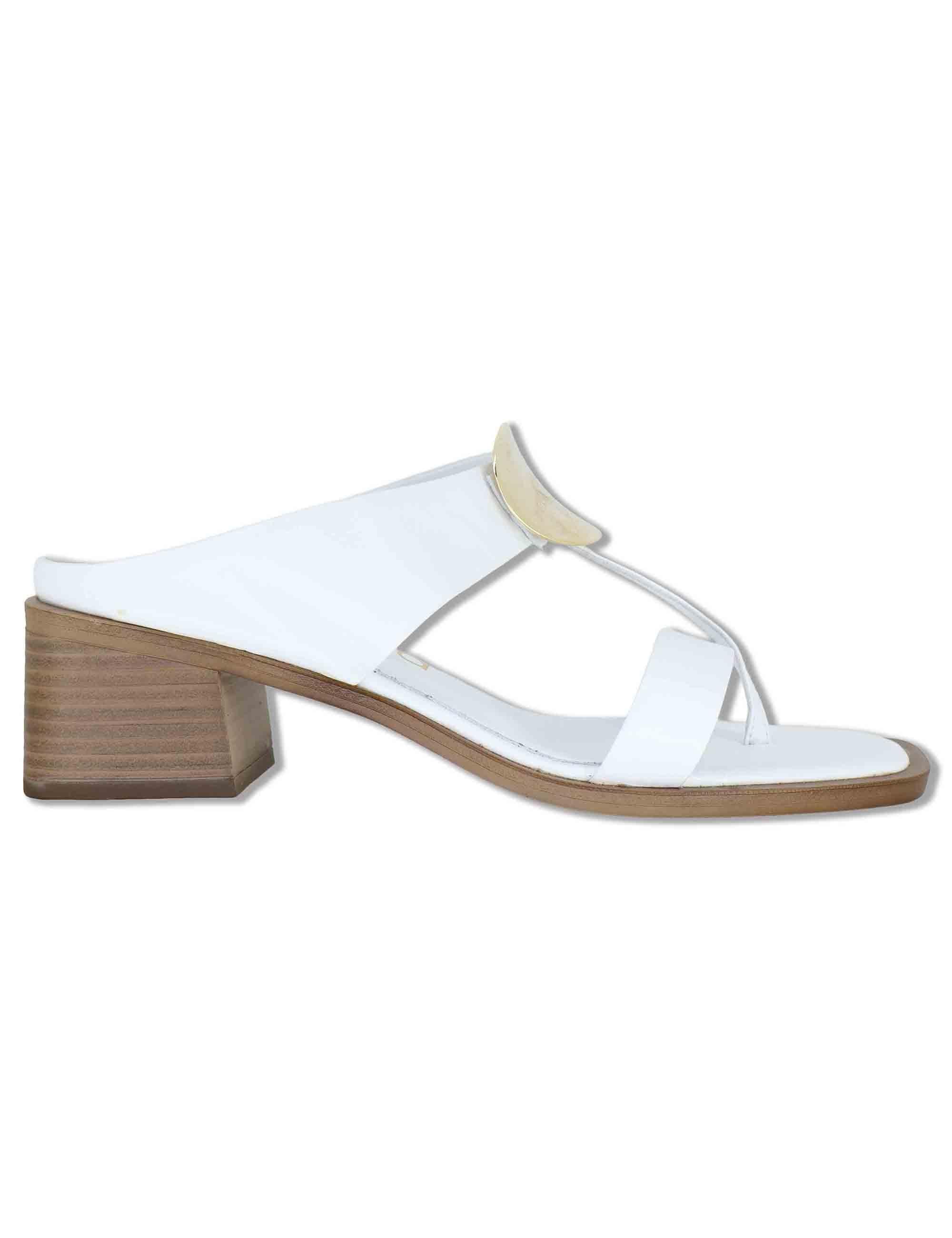 Sandali donna infradito in pelle bianca con bottone oro e tacco medio SP262060 002 Spatarella 