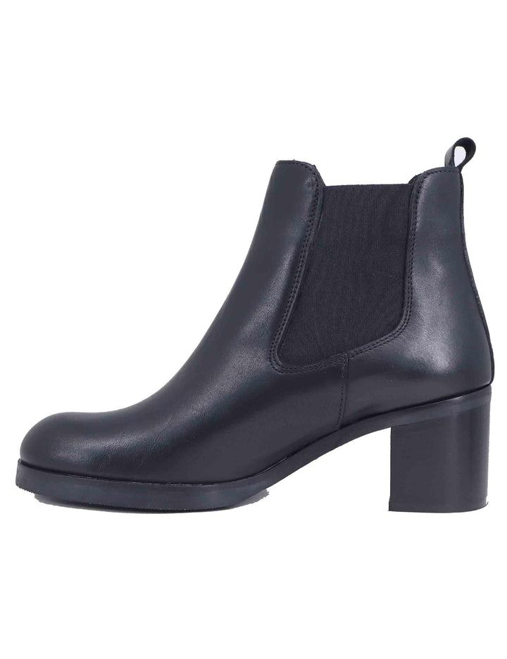 Chelsea boot donna in pelle nera con tacco medio SPTR3006 001 Spatarella 
