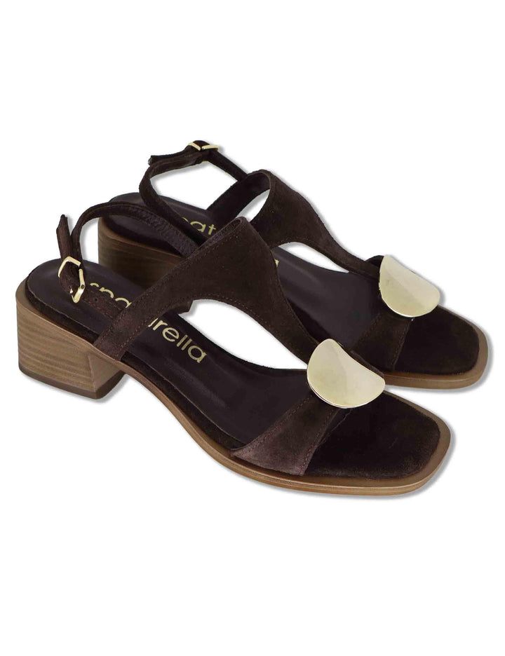 Sandali donna in camoscio marrone con borchia oro cinturino posteriore e tacco medio SP262065 014 Spatarella 