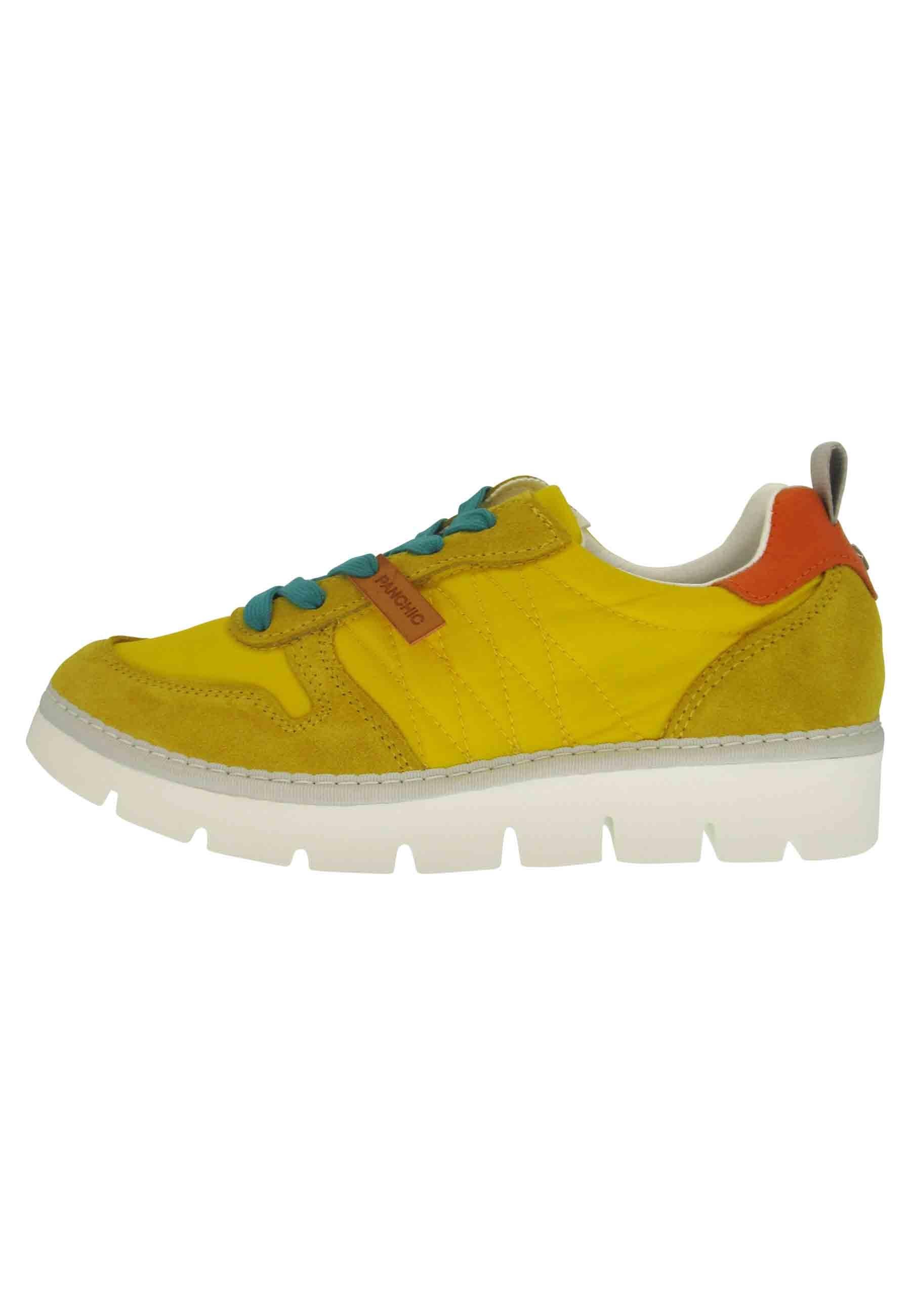 Sneakers donna in tessuto e camoscio giallo con suola zeppa P05 007 Panchic 