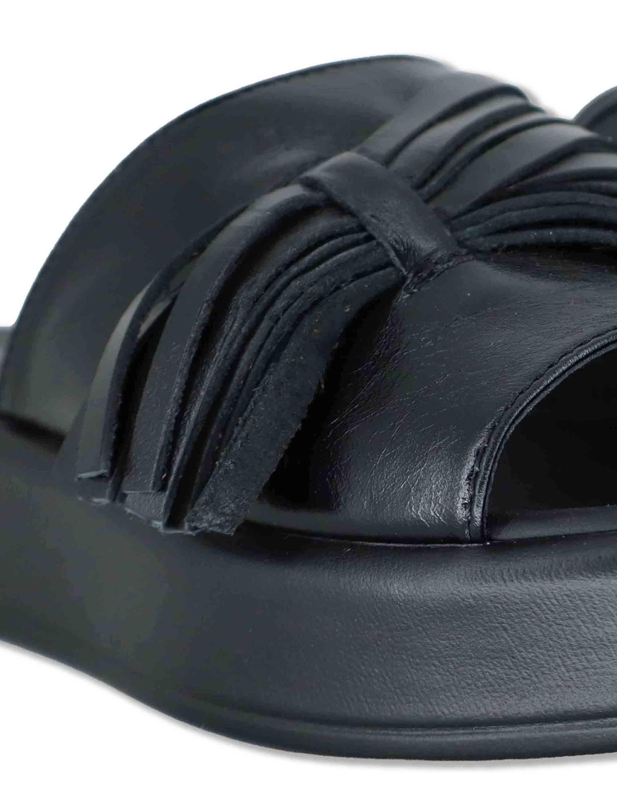 Sandali donna in pelle nera con zeppa bassa e sottopiede imbottito ZB03 1 Le Bohemien 