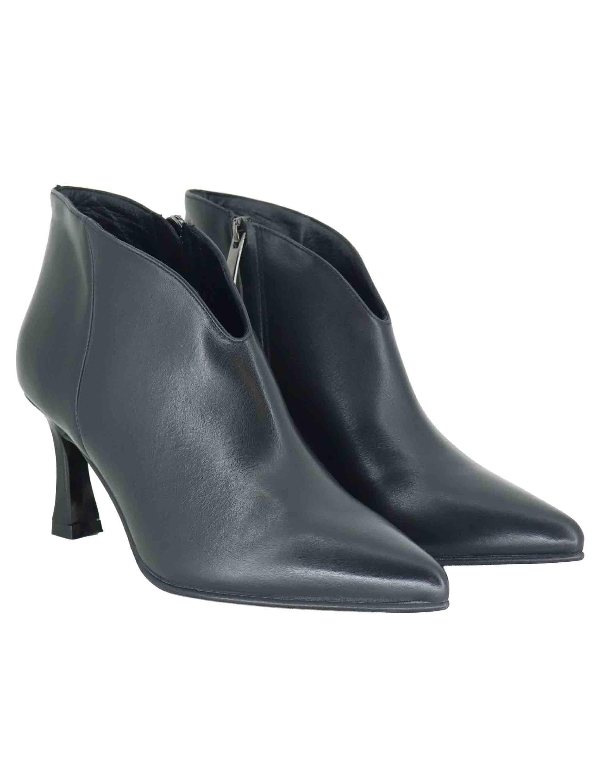 Stivaletti donna in pelle nera con tacco alto e punta a punta OSCAR 11 001 Tattoo 