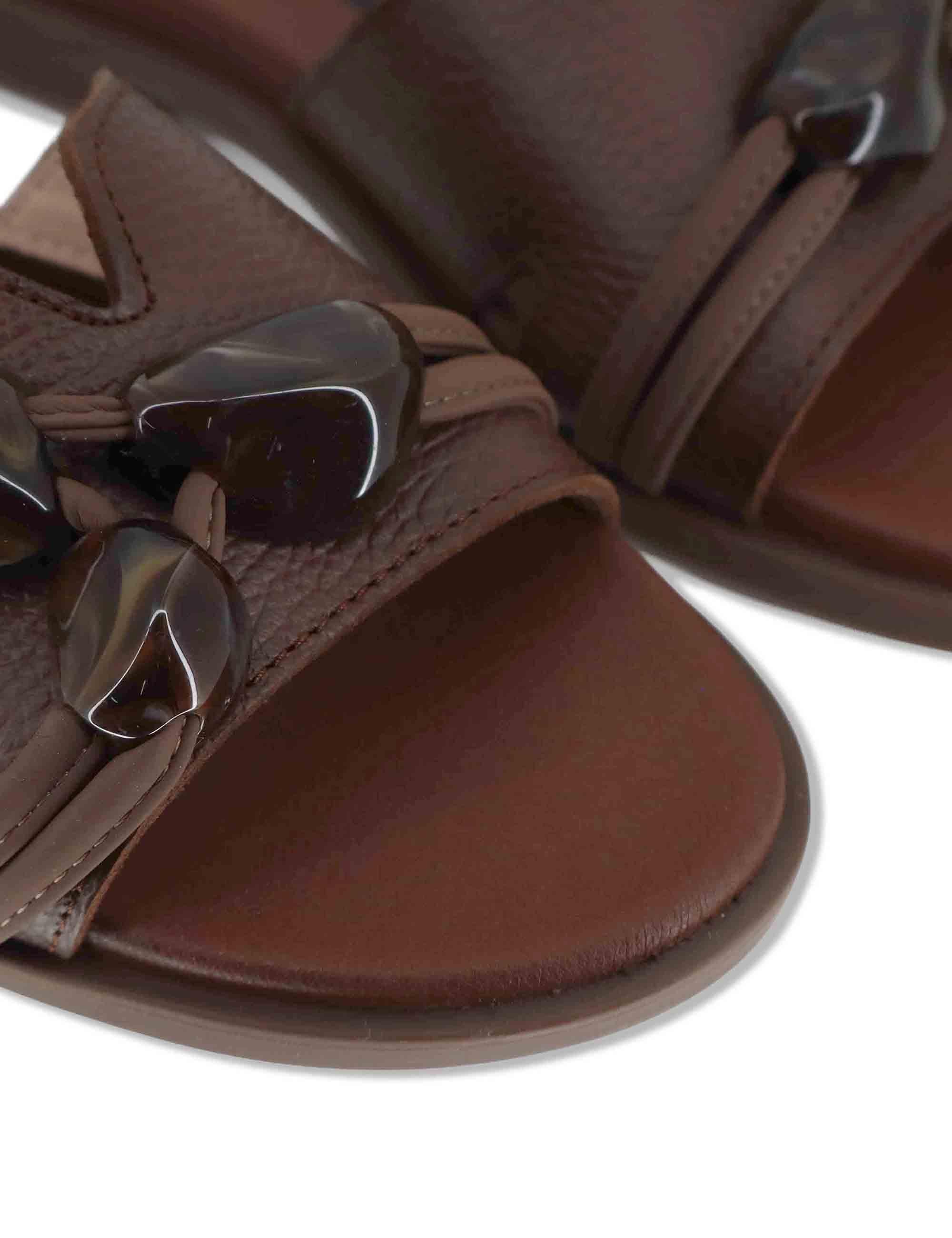 Sandali bassi donna in pelle cuoio e laminata con sottopiede imbottito HV264683 AVELLANA Hispanitas 