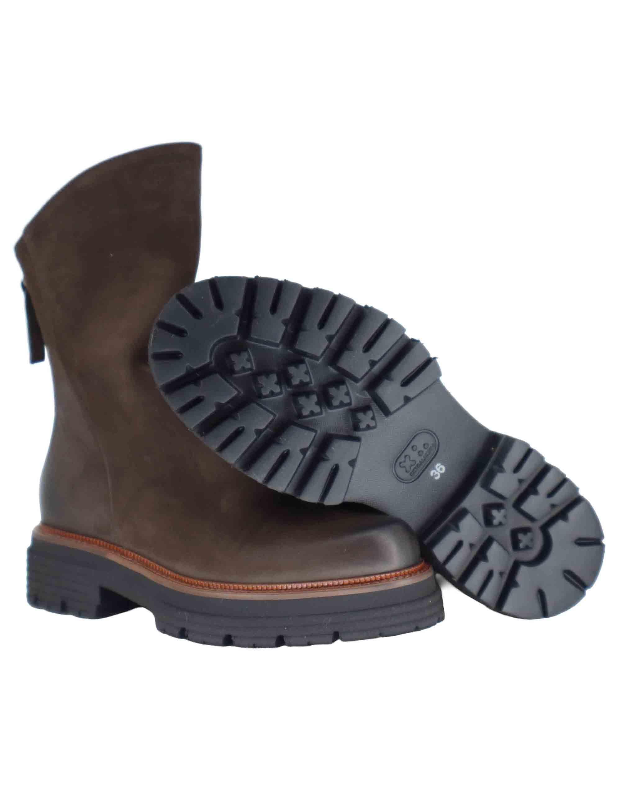 Stivaletti donna in nabuk marrone con zip posteriore e fondo carrarmato SP3270 014 Spatarella 