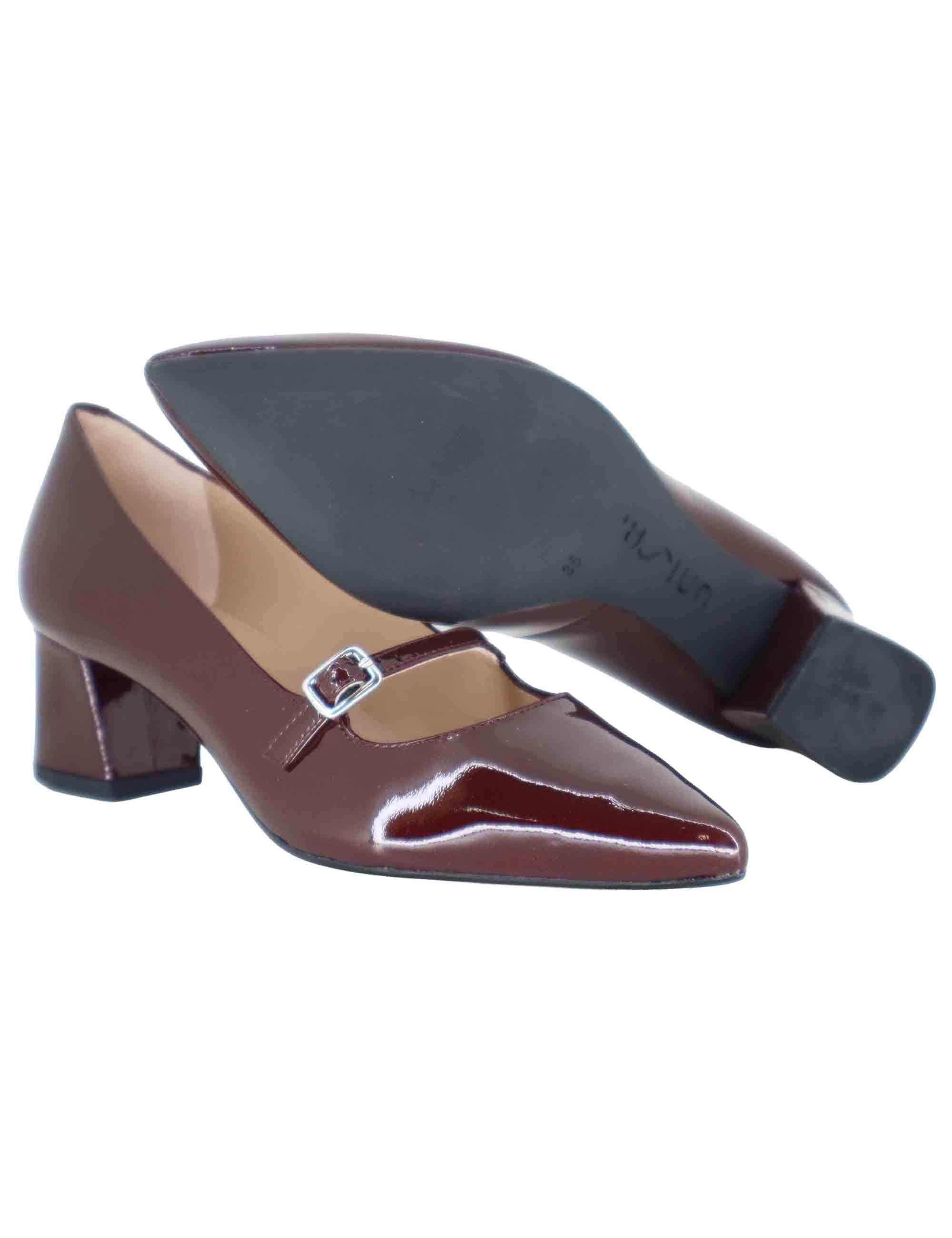 Decollete donna in vernice bordeaux con cinturino JUNDE PA BURDEOS Unisa 