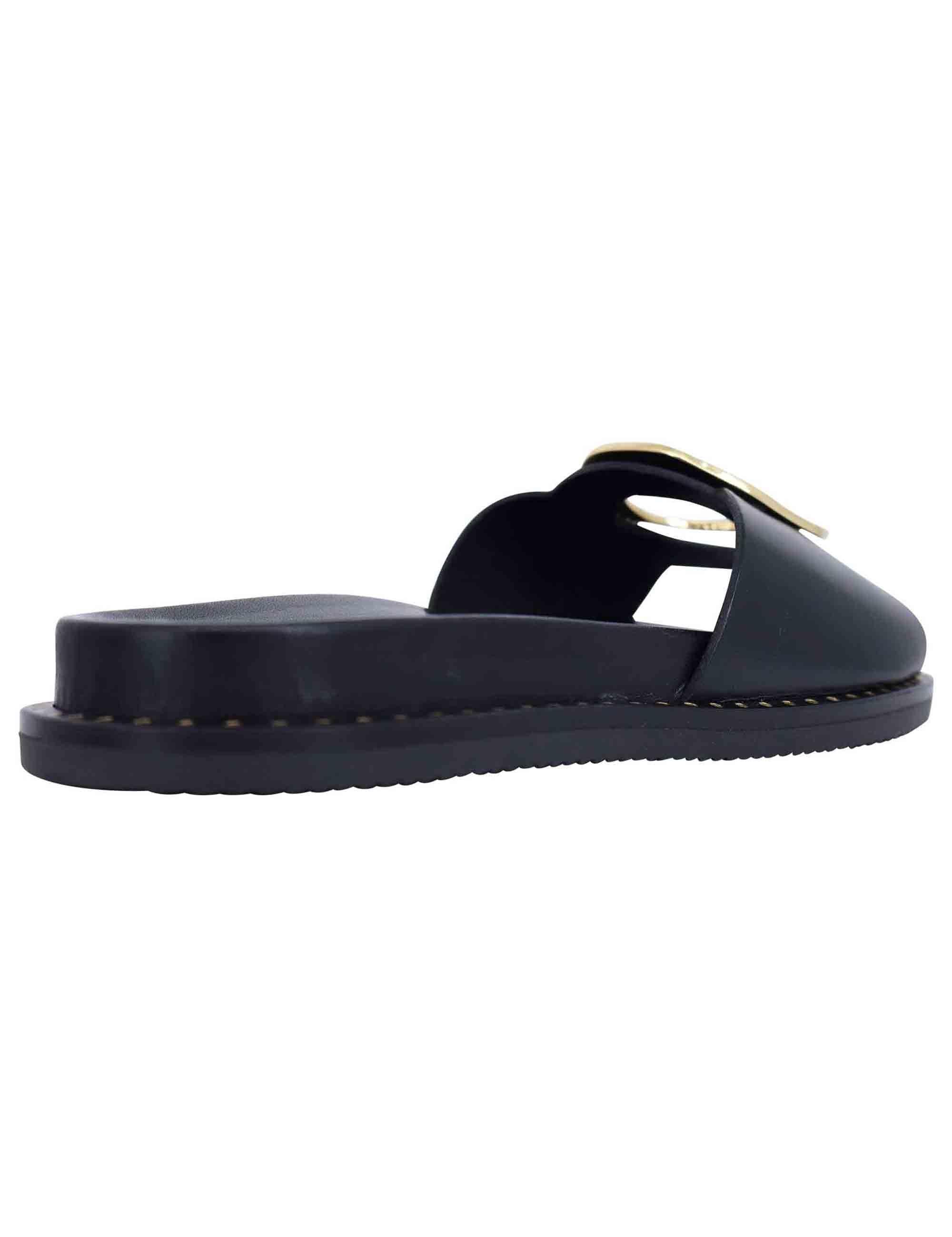 Sandali donna flat in pelle nera con fussbett e fibbia in oro K652 001 Kotris 