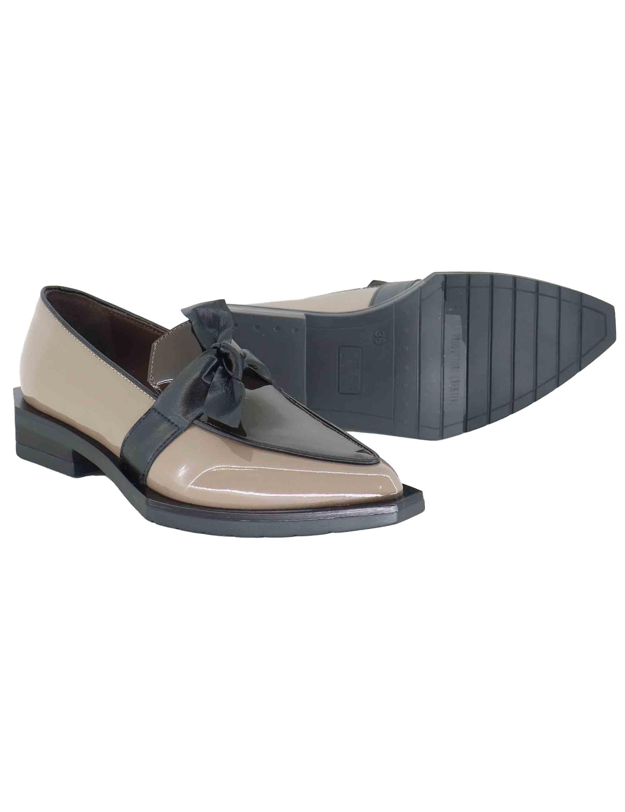 Mocassini donna in vernice taupe tacco basso G23 1 Le Bohemien 