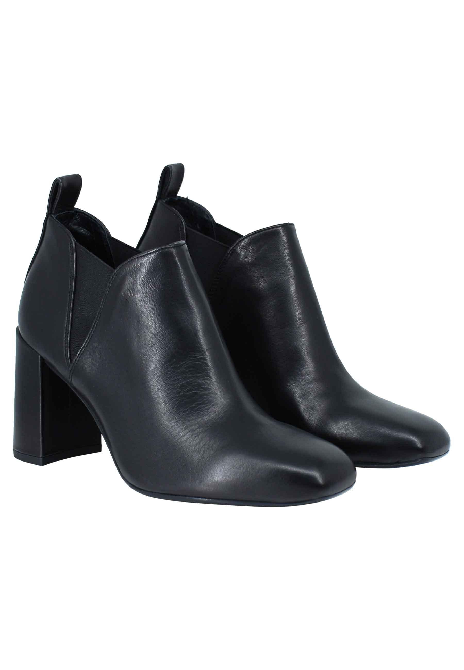Stivaletti ankle boot donna in pelle nera tacco alto e punta quadra ULEA 001 Unisa 