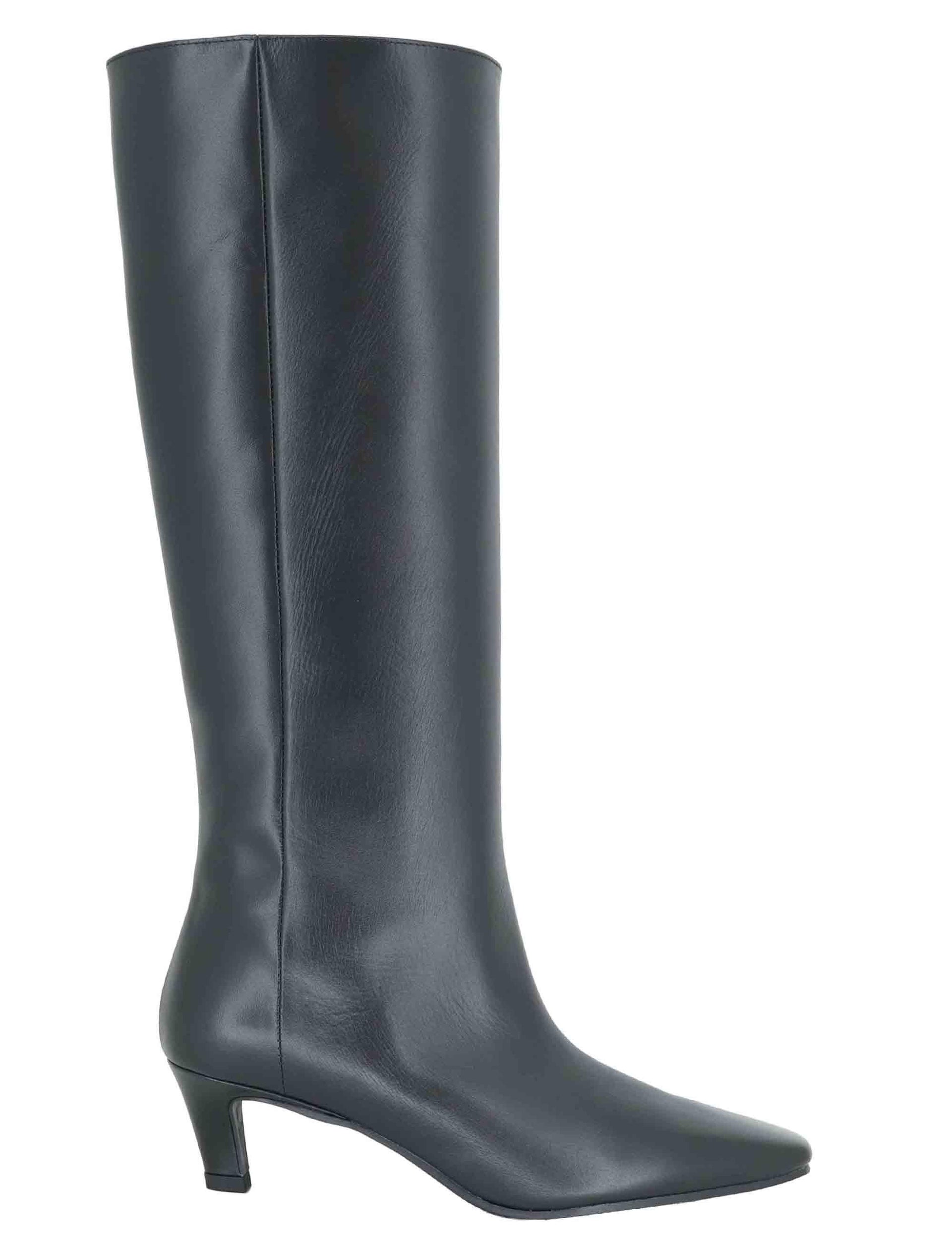Stivali donna in pelle nera con tacco basso e punta moderna R2916 001 Bianca Di 