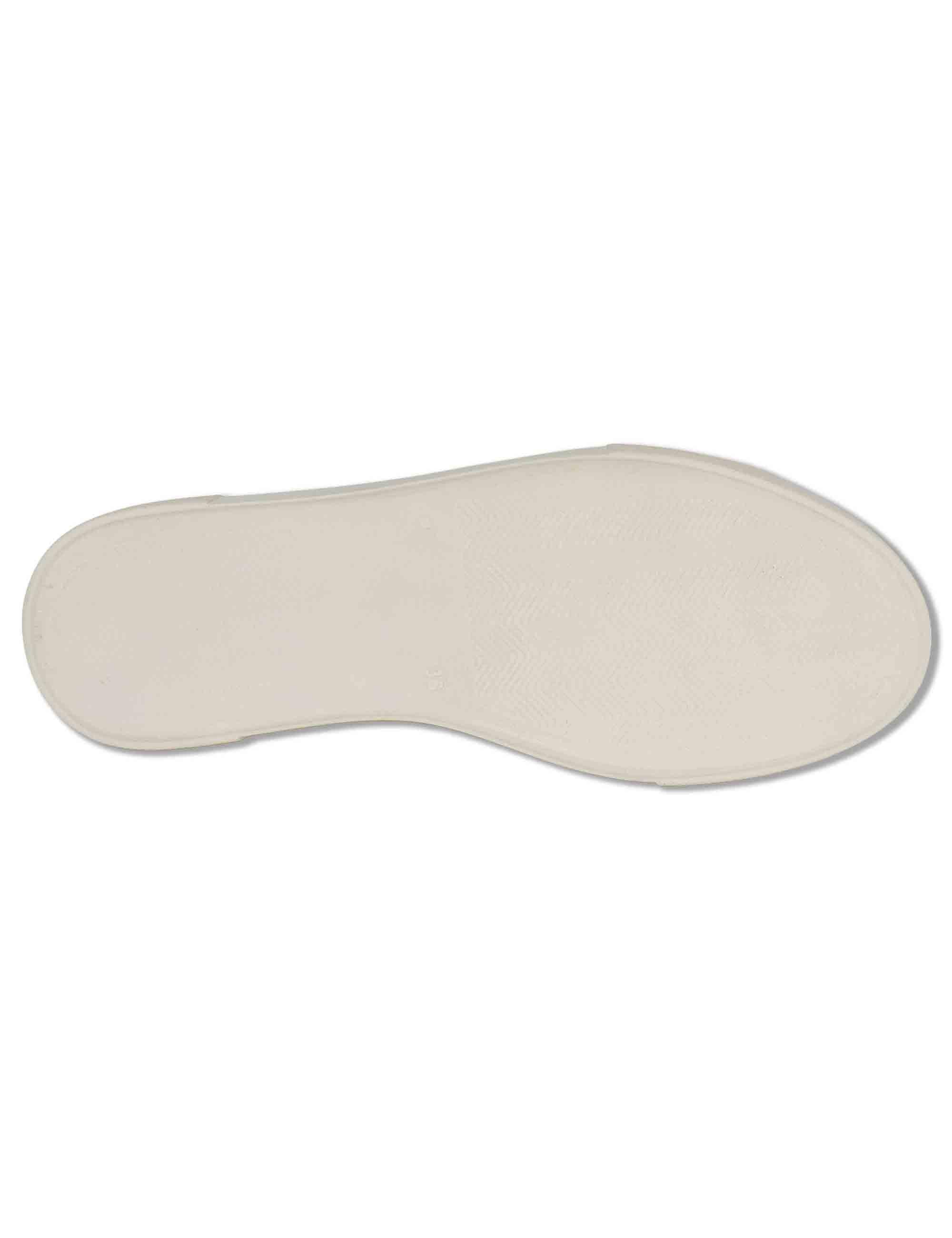 Sneakers donna in pelle beige forate con suola alta in gomma SP600021 016 Spatarella 