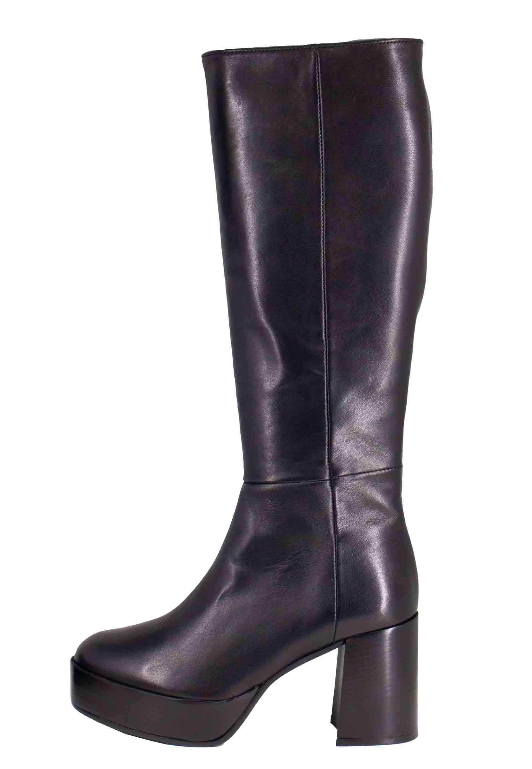 Stivali donna in pelle nera con tacco e plateau ST1557 001 L'Arianna 