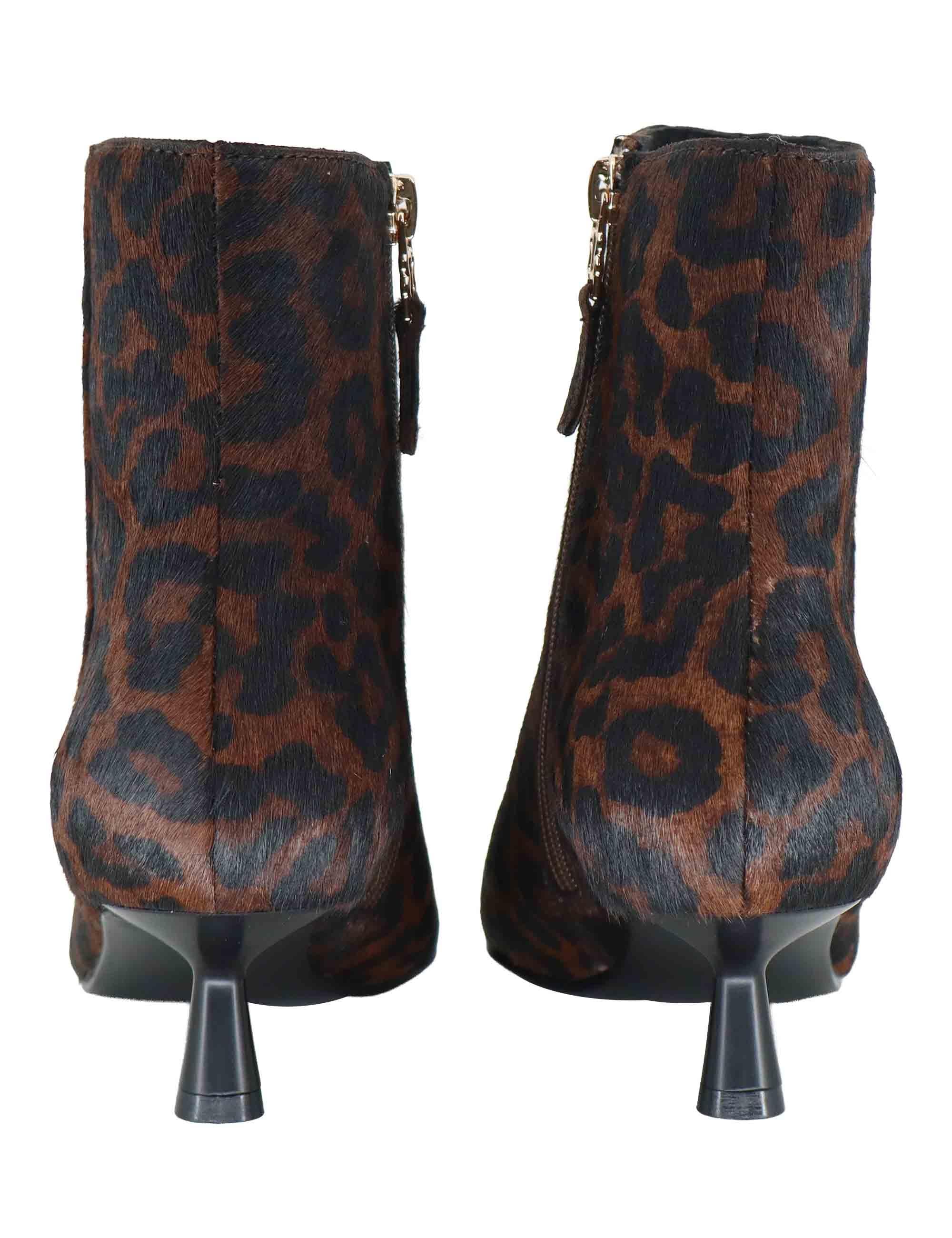 Stivaletti donna in pelle animalier marrone con tacco basso e punta a punta 501T91VK 39 Bibi Lou 