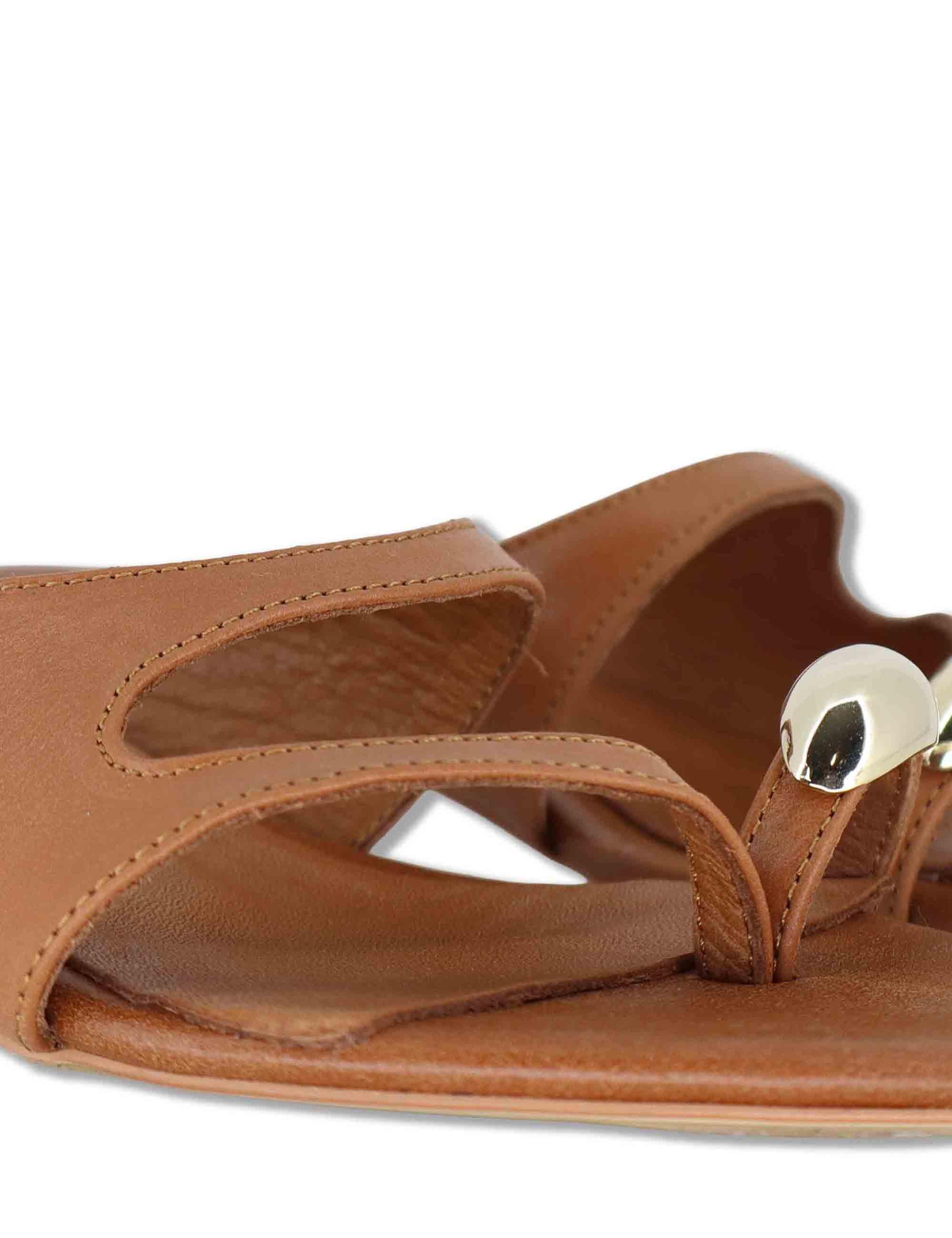 Sandali donna infradito in pelle cuoio con anello oro e tacco basso SP261650 014 Spatarella 