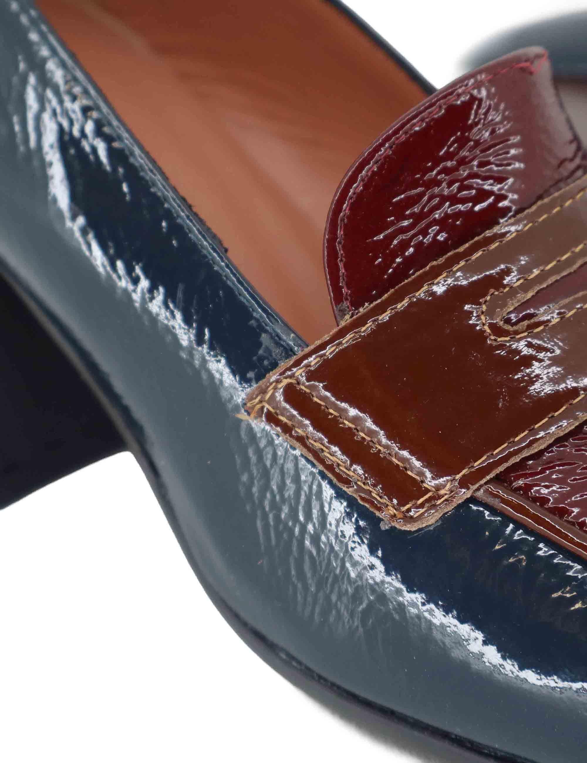 Mocassini donna in vernice blu e bordeaux con tacco medio 5102Z 016 Les Venues 