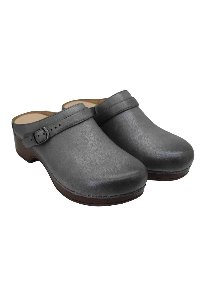 Mule donna in pelle laminata grigia con fibbietta laterale e sottopiede imbottito BERRY 9421-801600 Dansko 