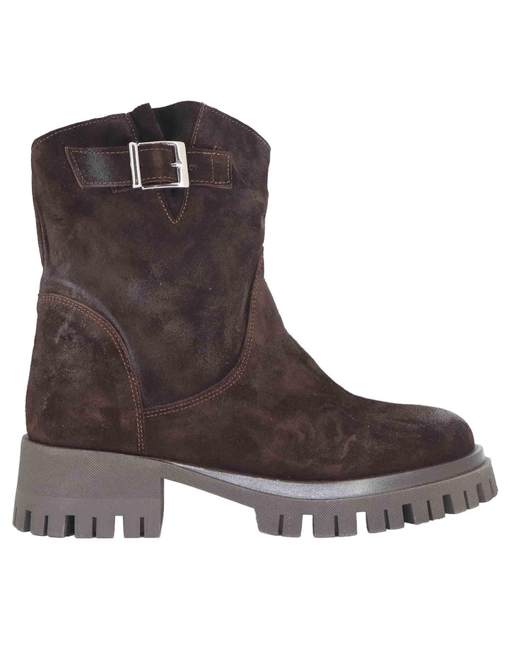 Stivaletti donna in camoscio marrone con fibbietta laterale e tacco basso SP33 014 Spatarella 