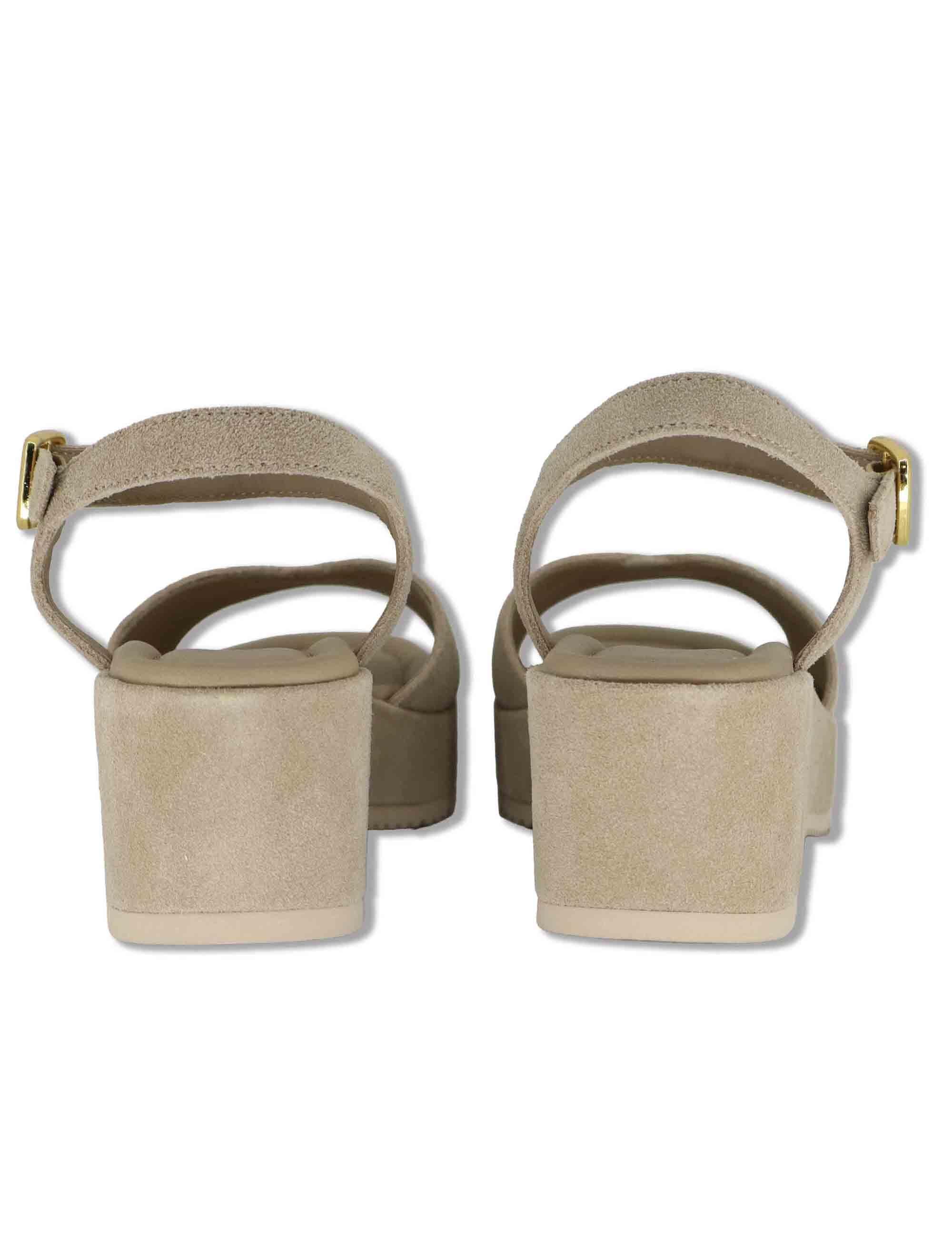 Sandali donna in camoscio beige con cinturino alla caviglia e zeppa media KEDAR BS BARLEY Unisa 